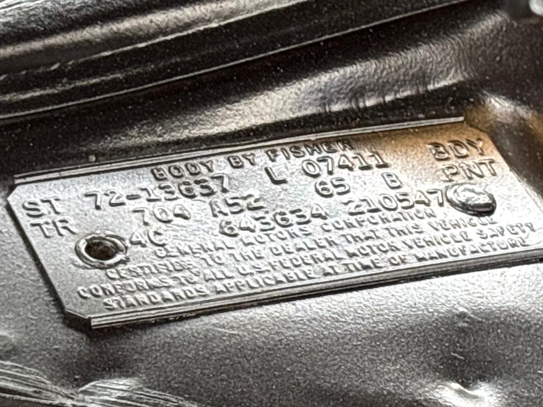 Vehicle photo 28