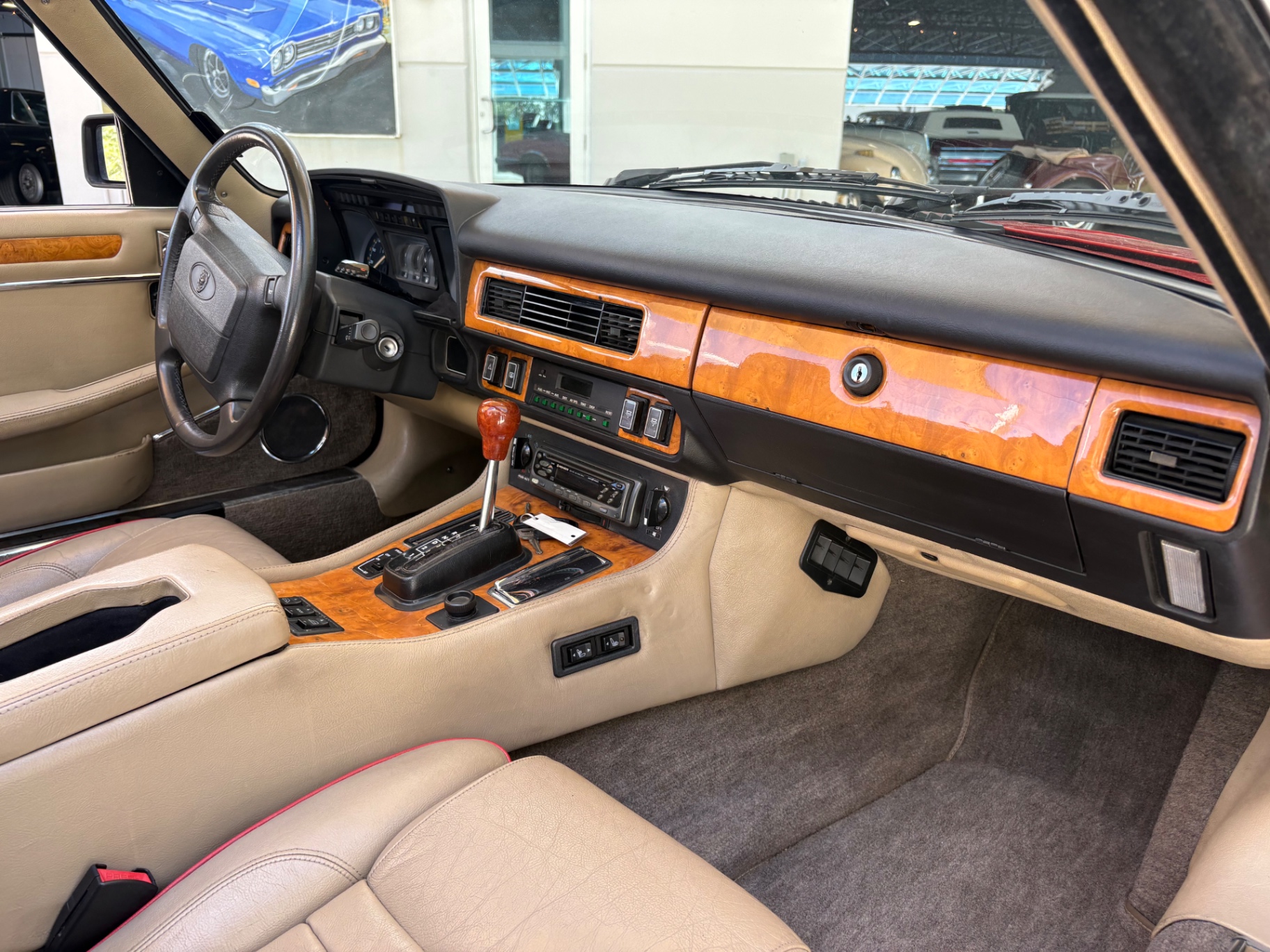 Vehicle photo 42