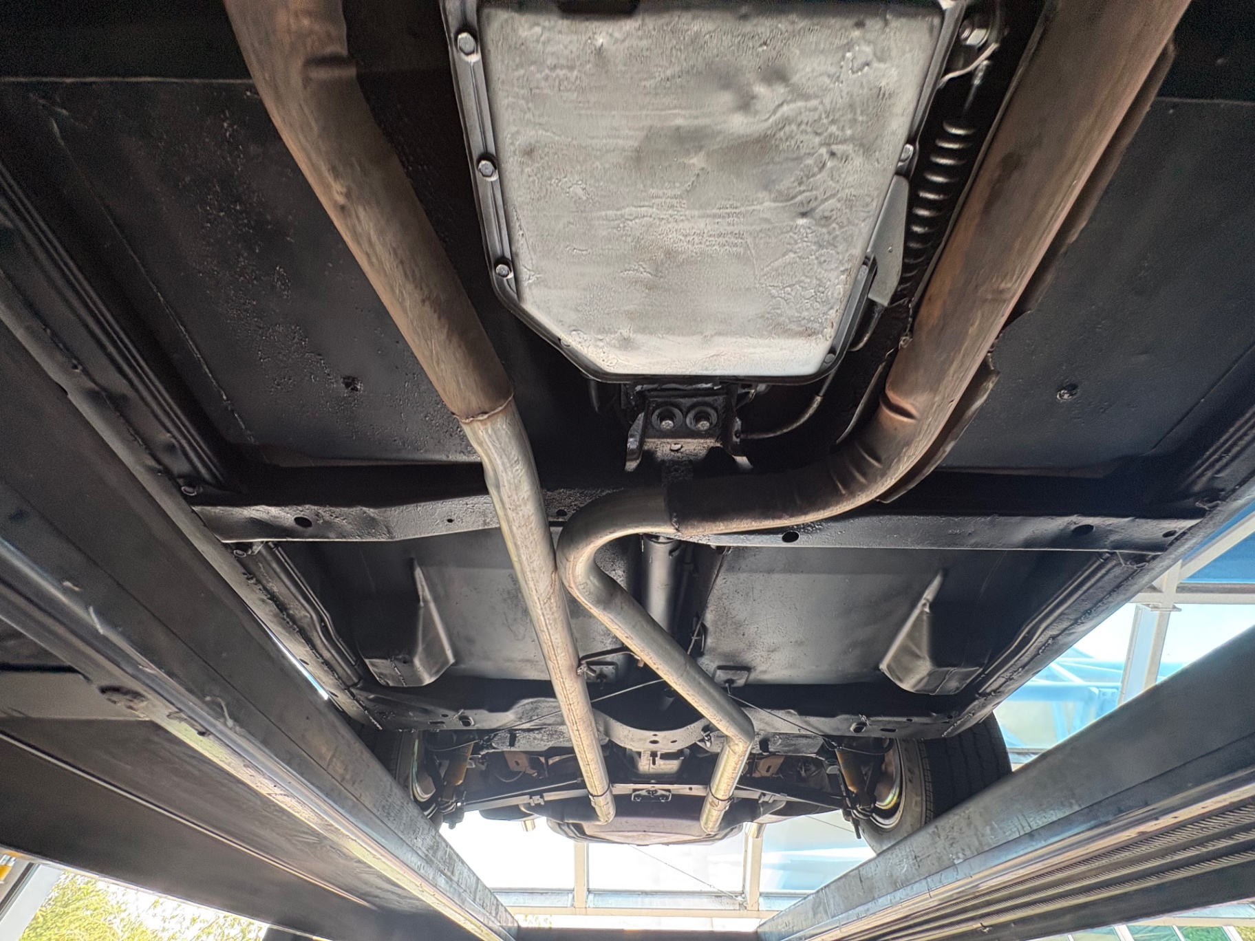 Vehicle photo 54