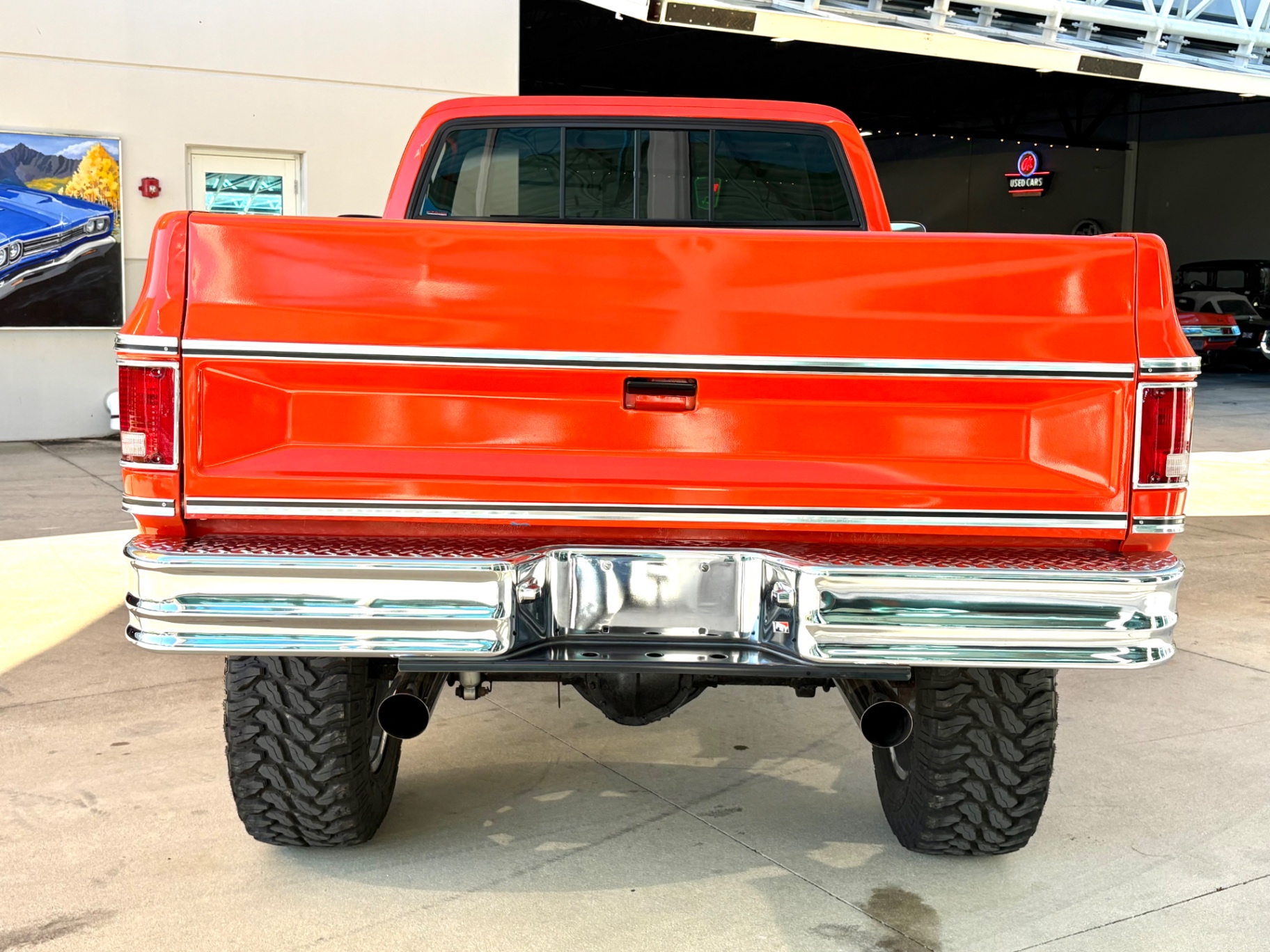 Vehicle photo 6