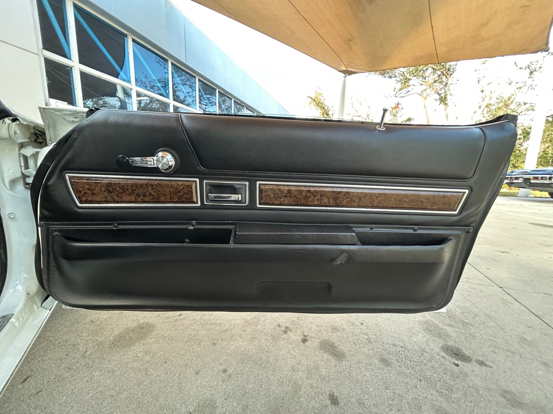 Vehicle photo 35