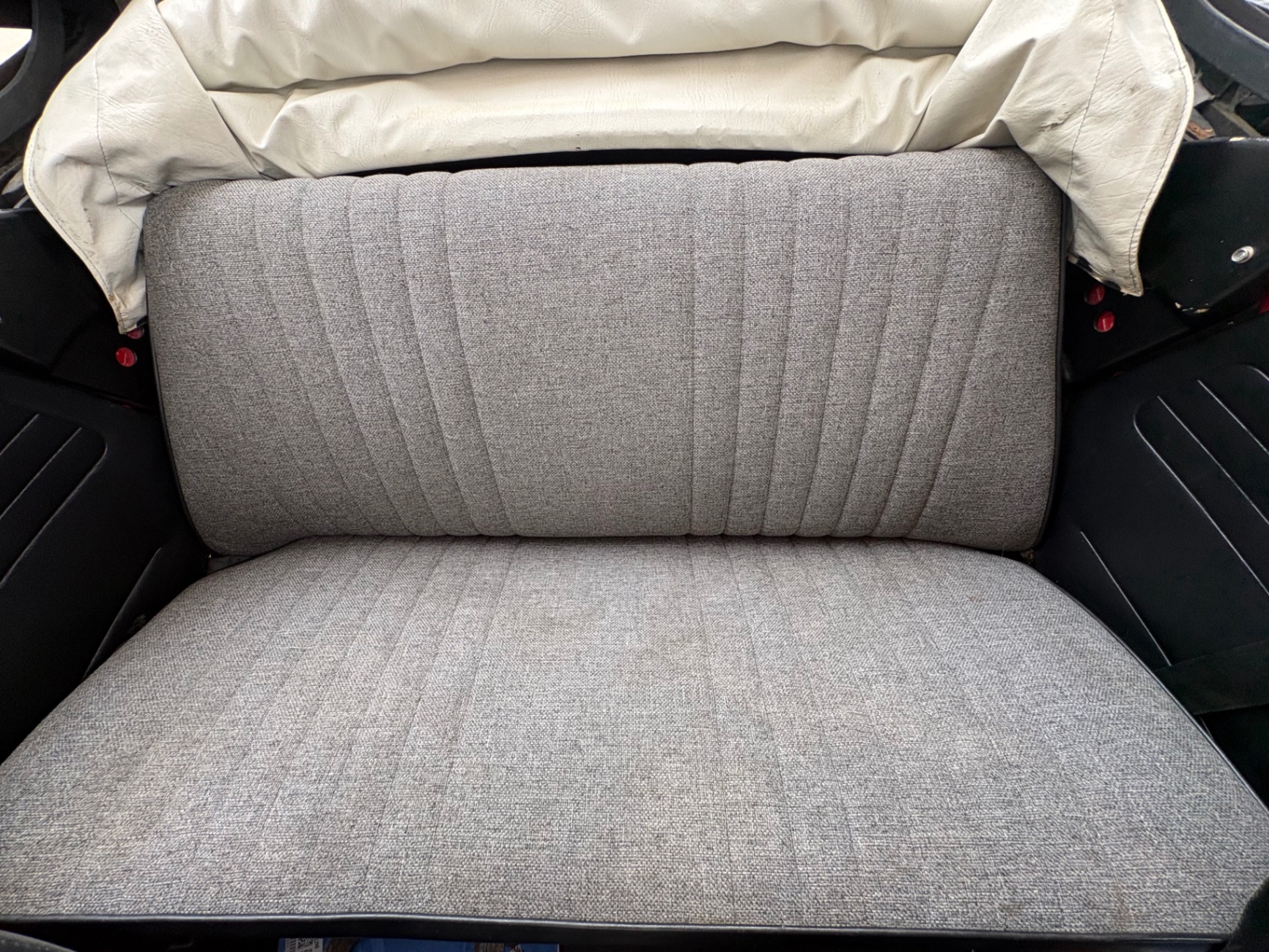 Vehicle photo 37