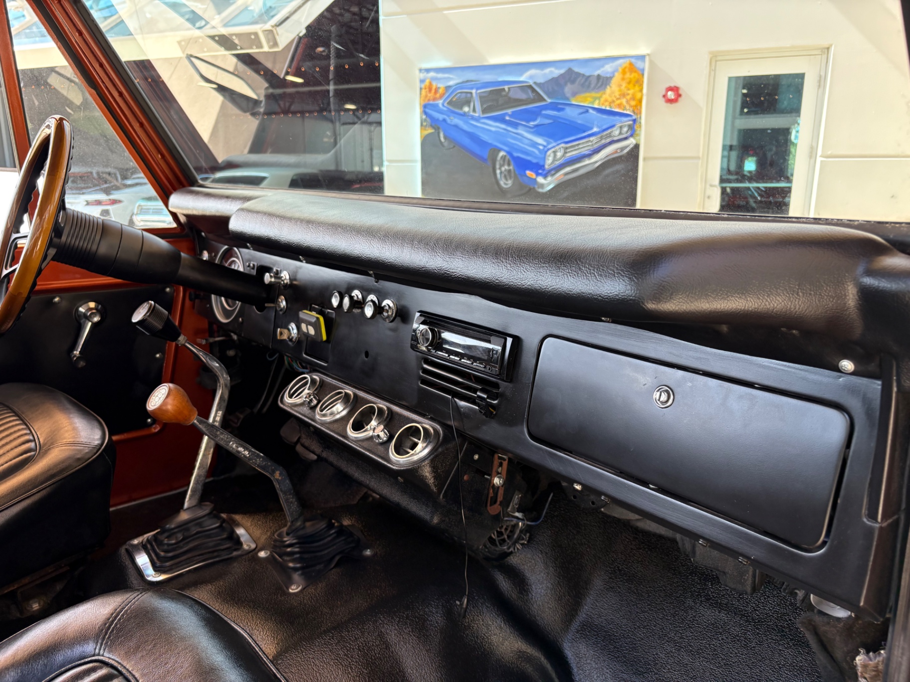 Vehicle photo 35