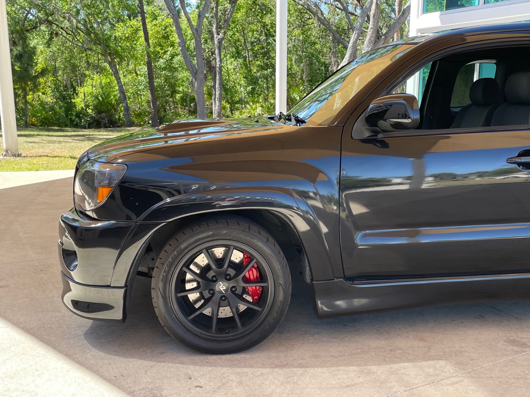 Vehicle photo 6
