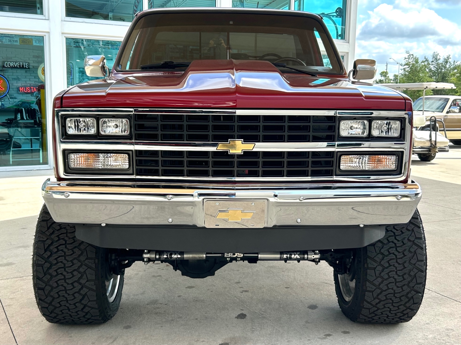 Vehicle photo 2
