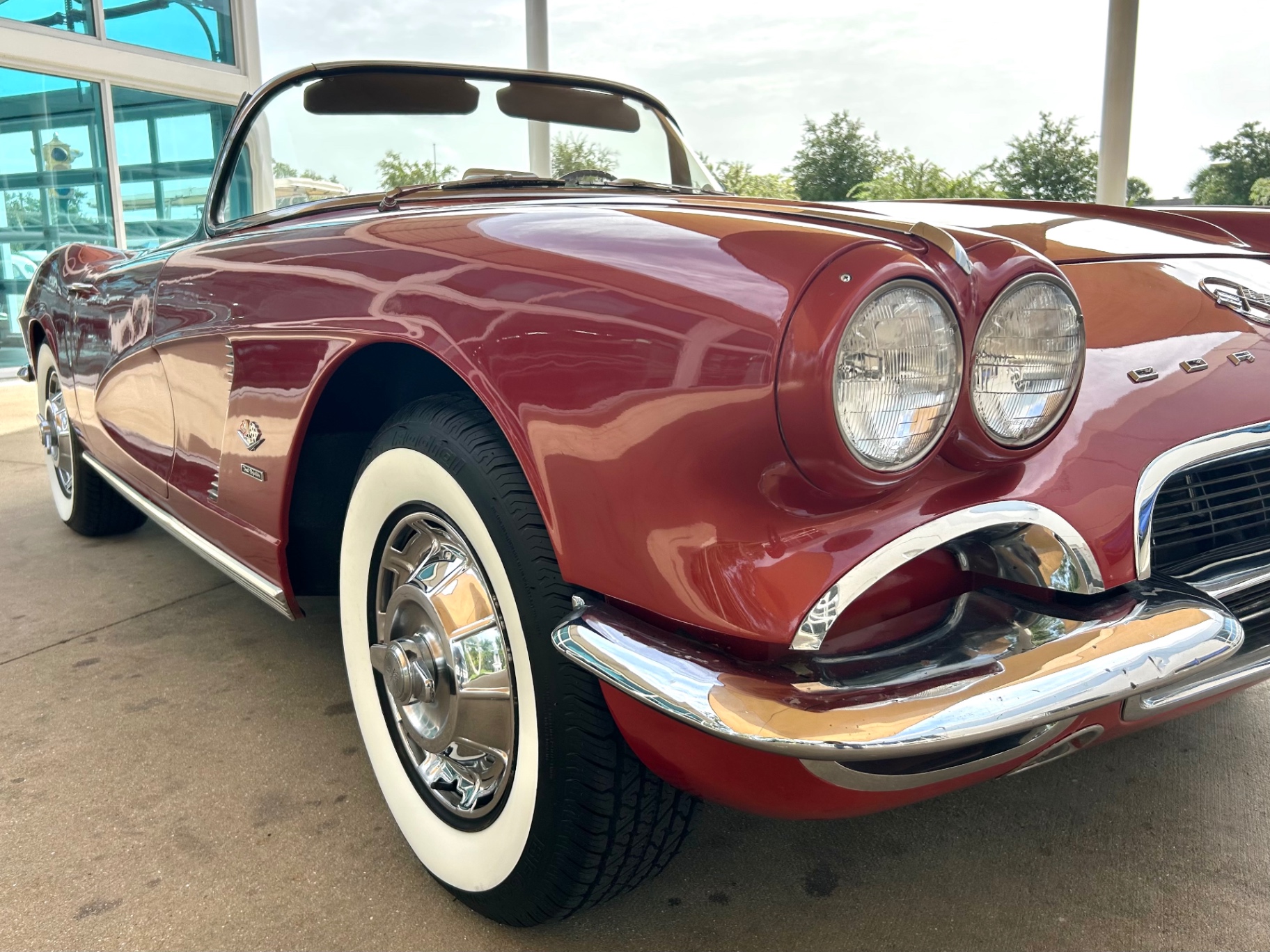 Vehicle photo 18