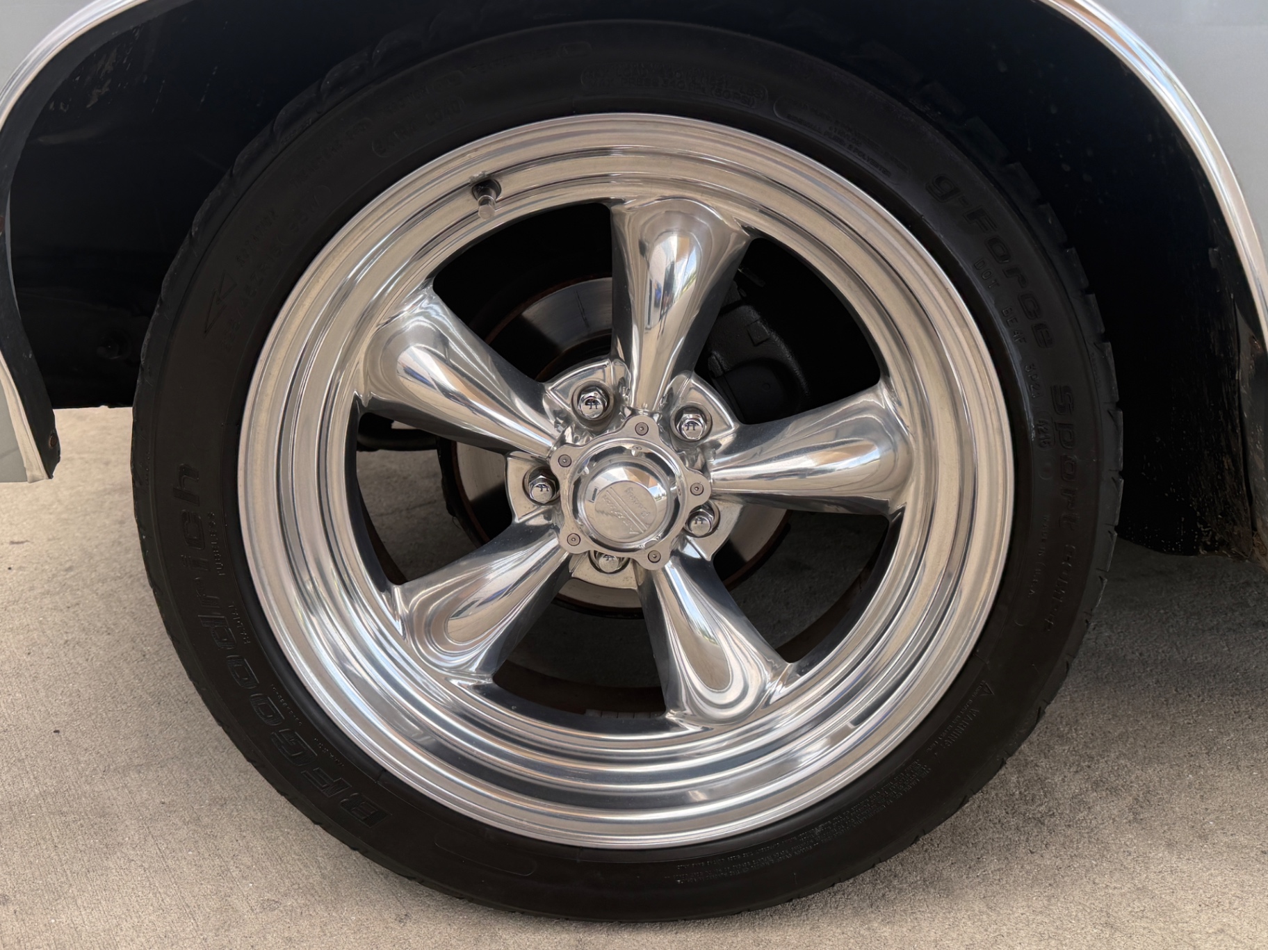 Vehicle photo 25