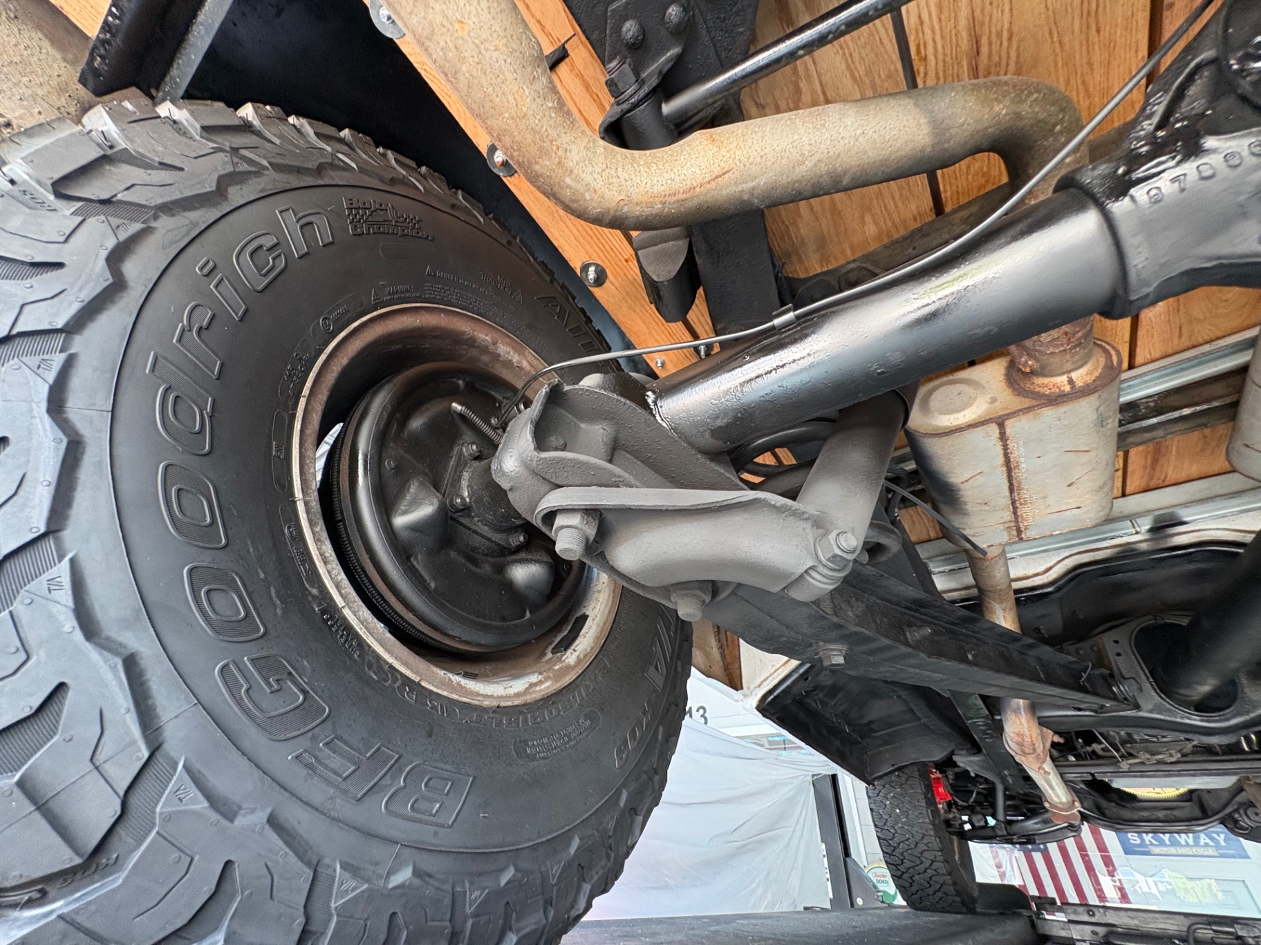 Vehicle photo 43