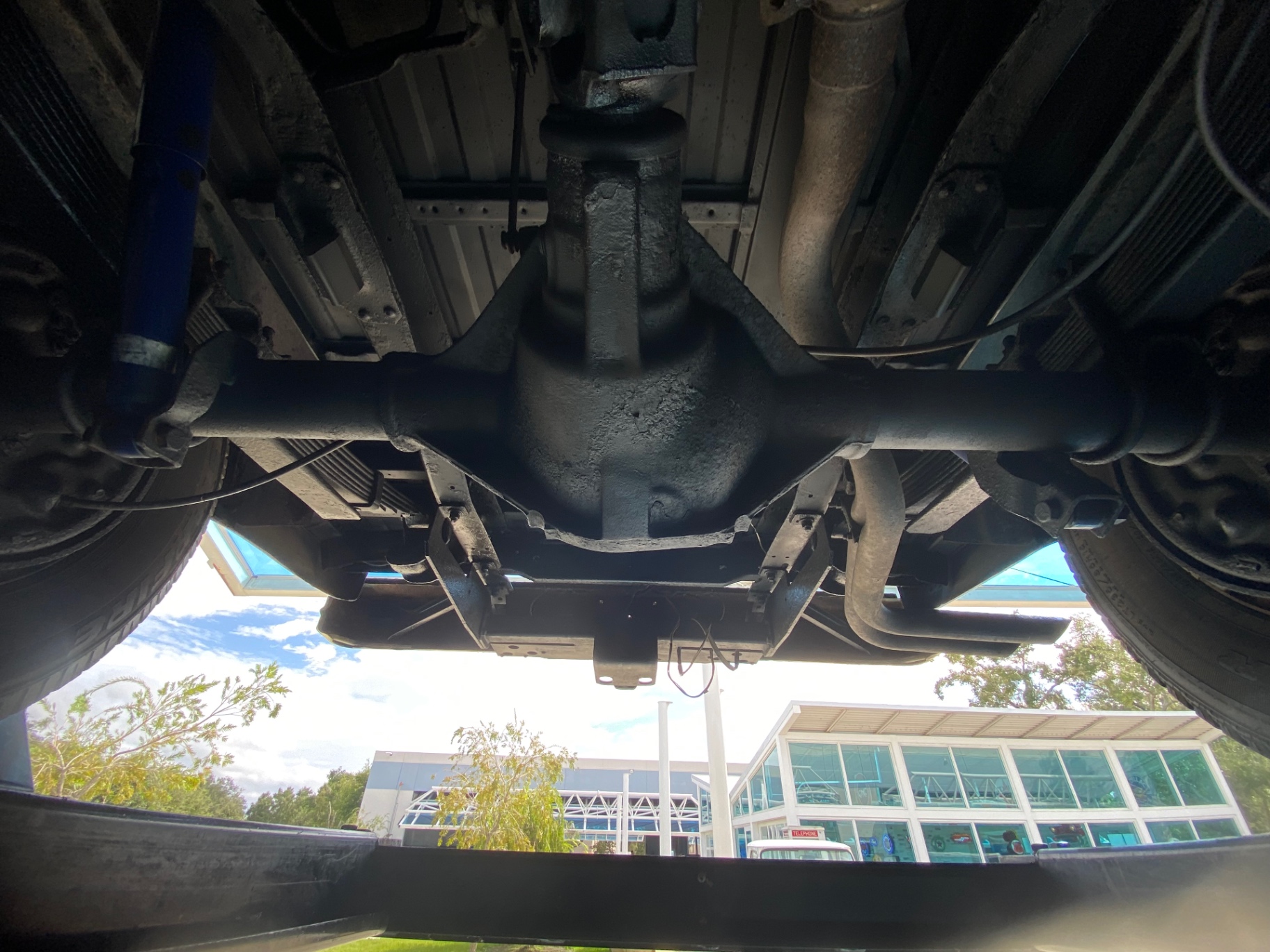Vehicle photo 35