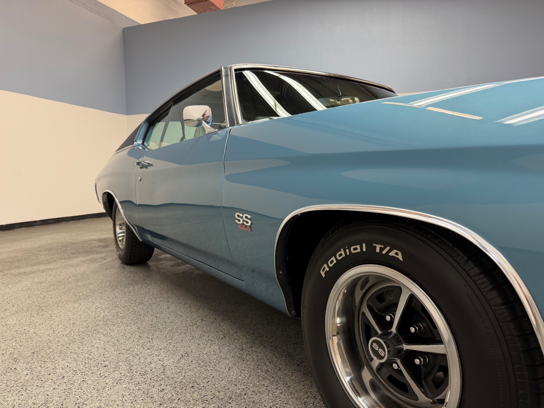 Vehicle photo 52
