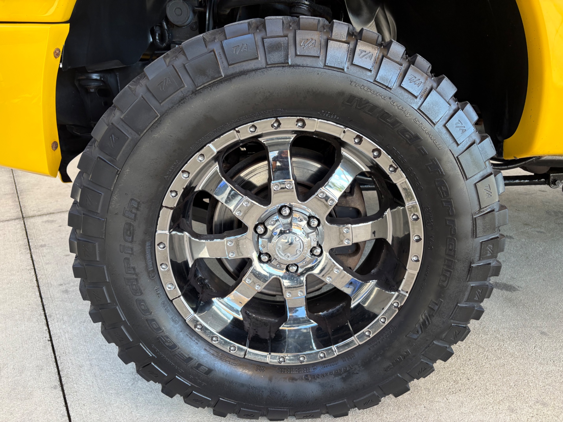 Vehicle photo 19