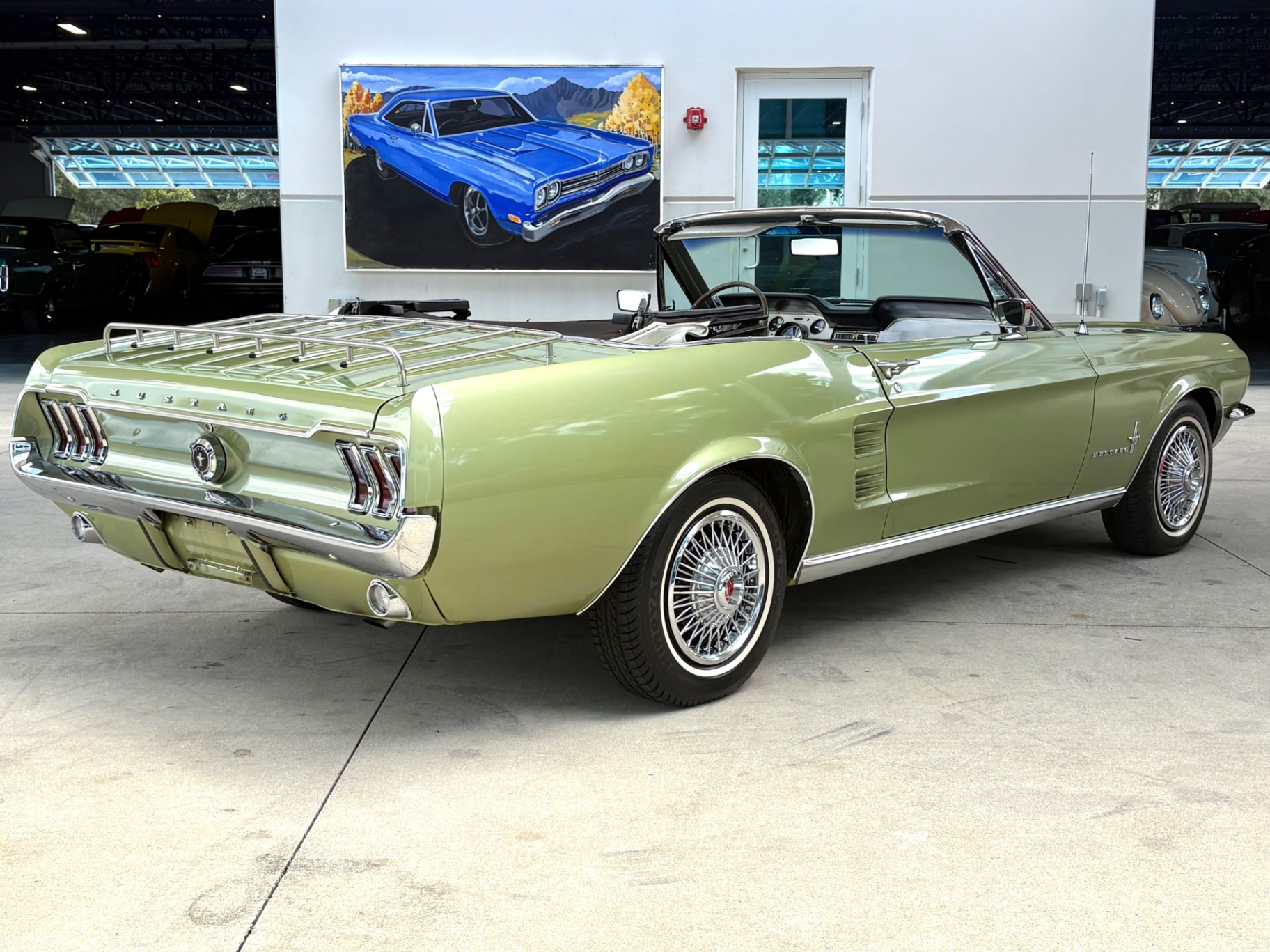Vehicle photo 6