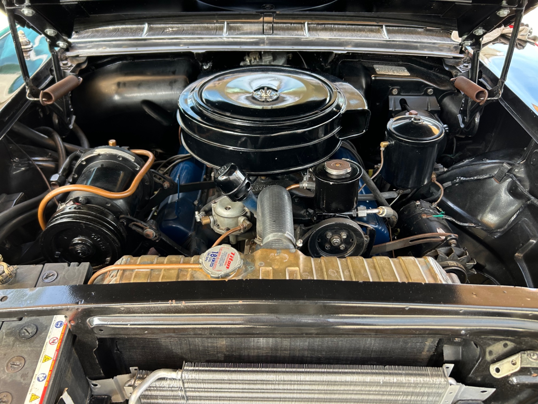Vehicle photo 19