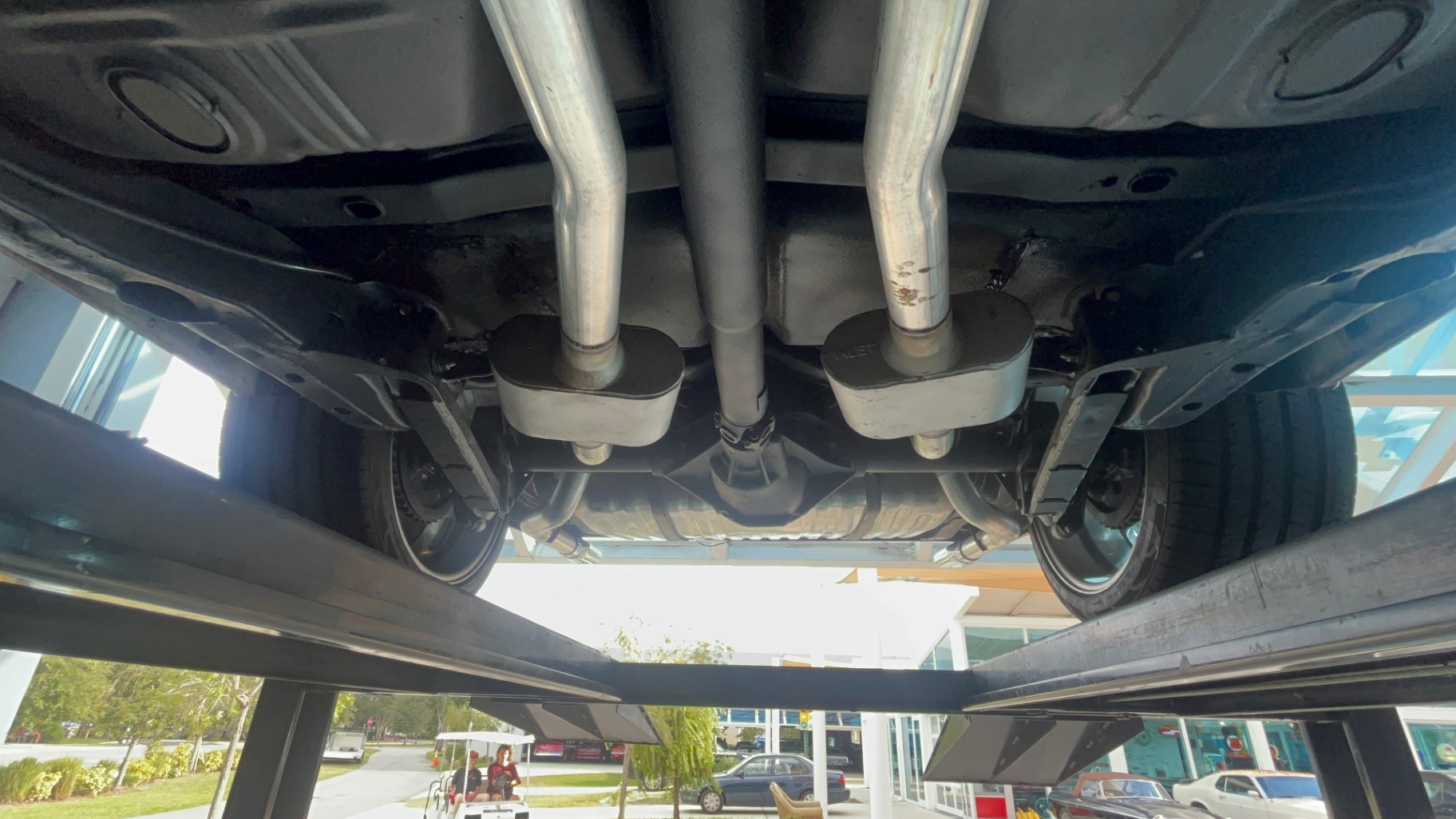 Vehicle photo 49