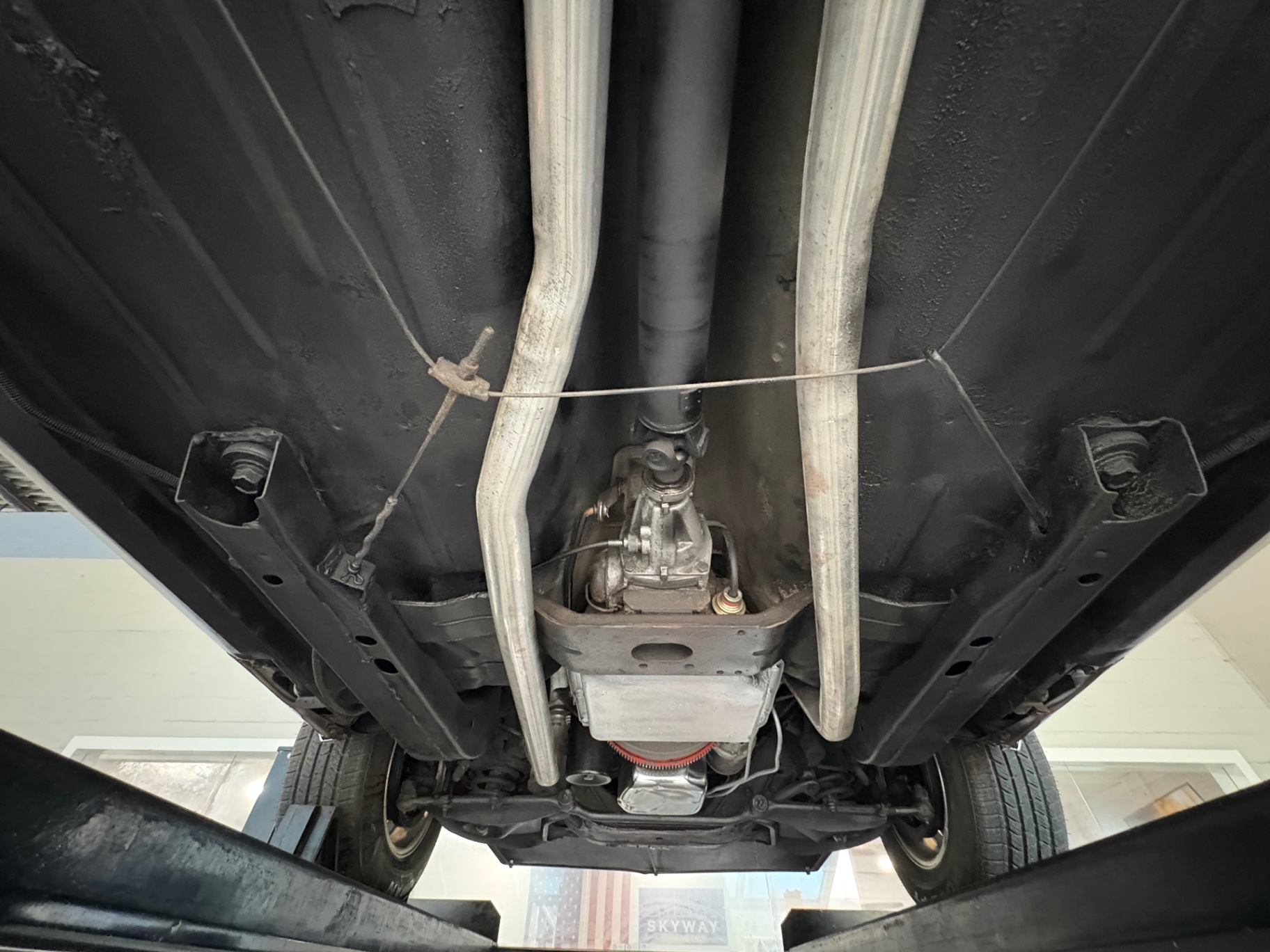 Vehicle photo 46