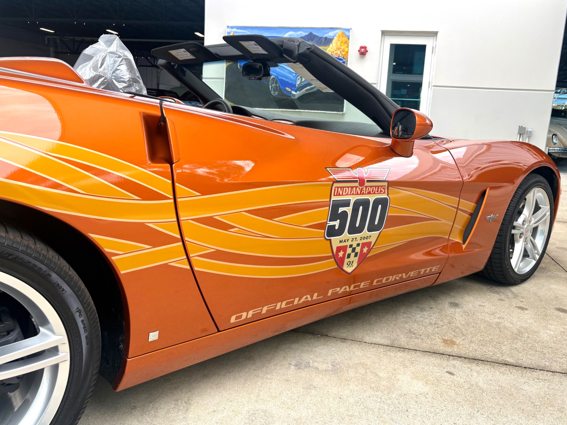 Vehicle photo 17