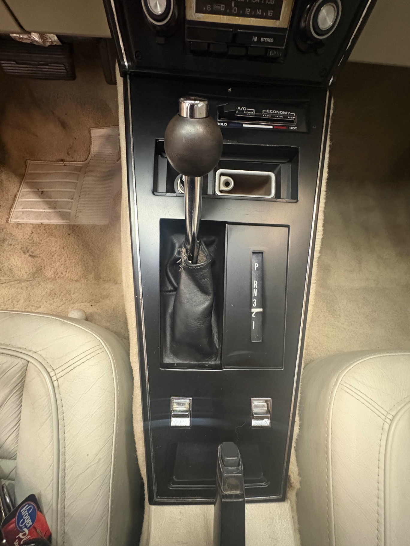 Vehicle photo 33