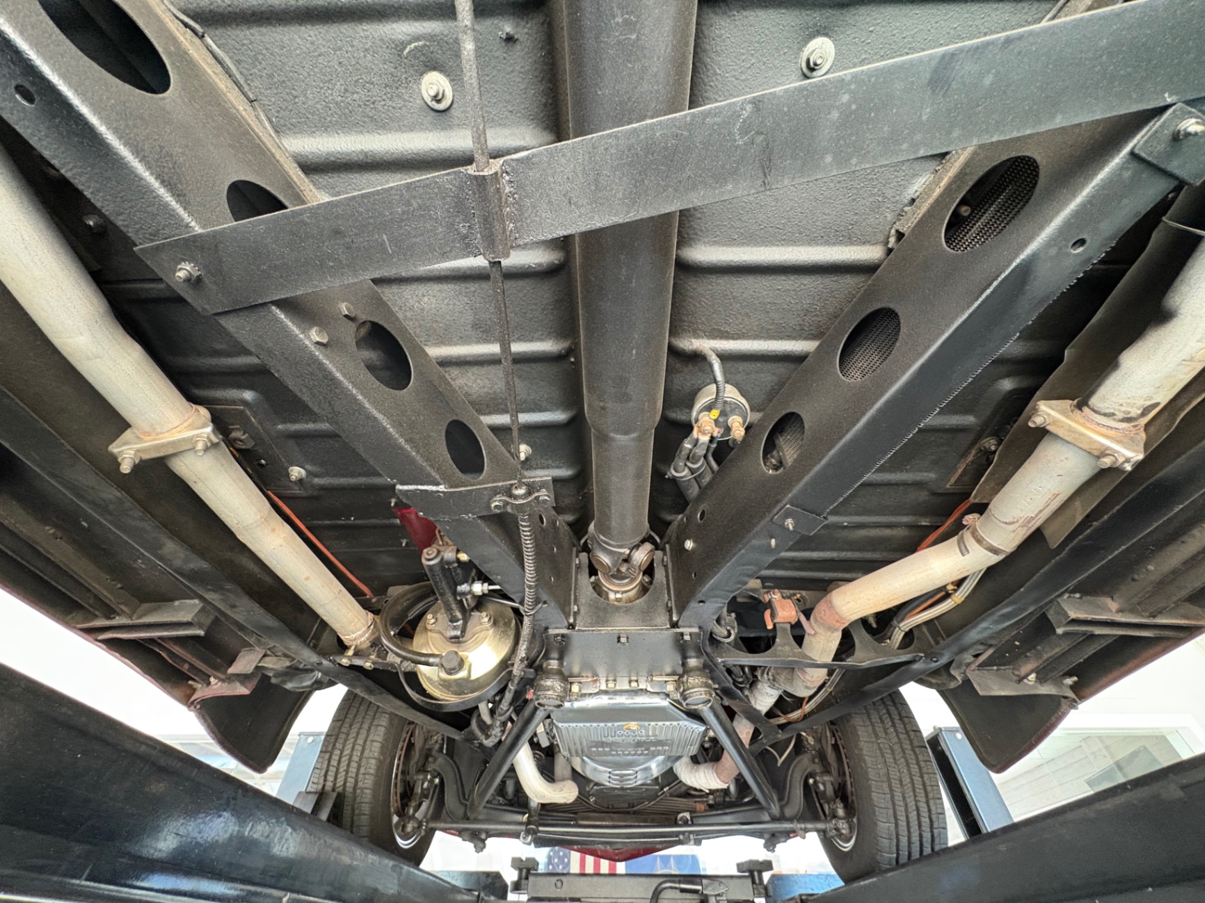 Vehicle photo 42