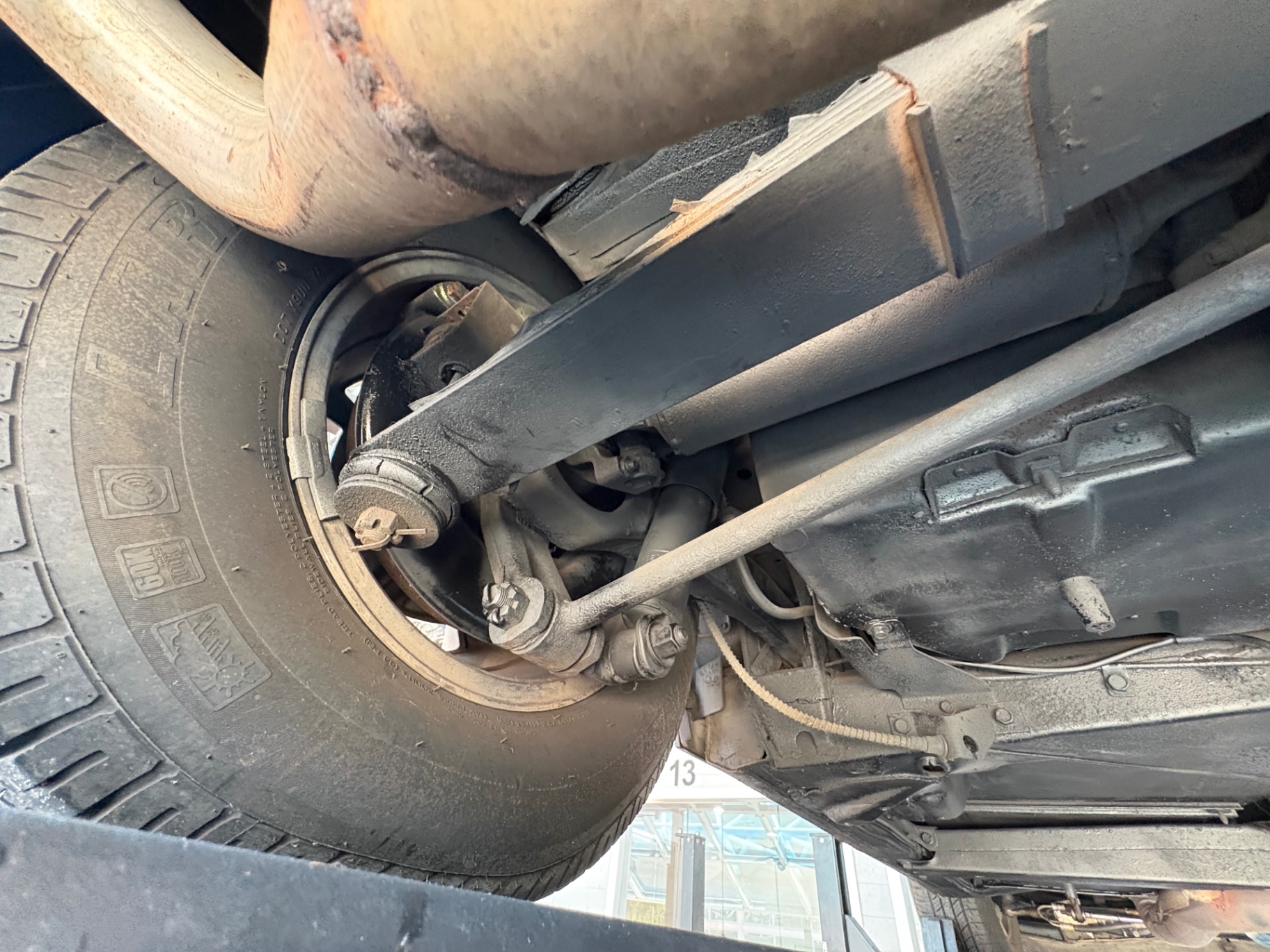Vehicle photo 43
