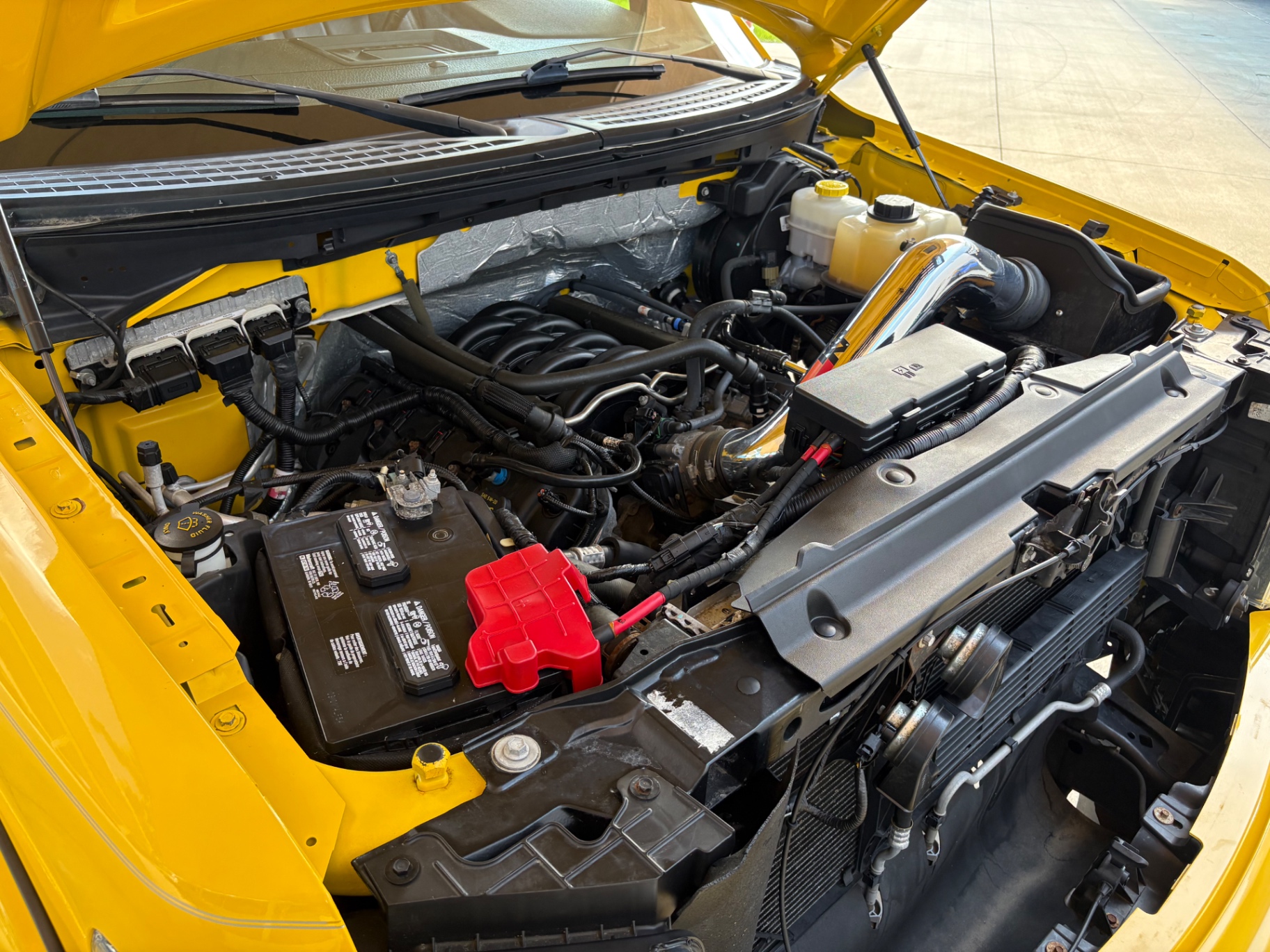 Vehicle photo 27