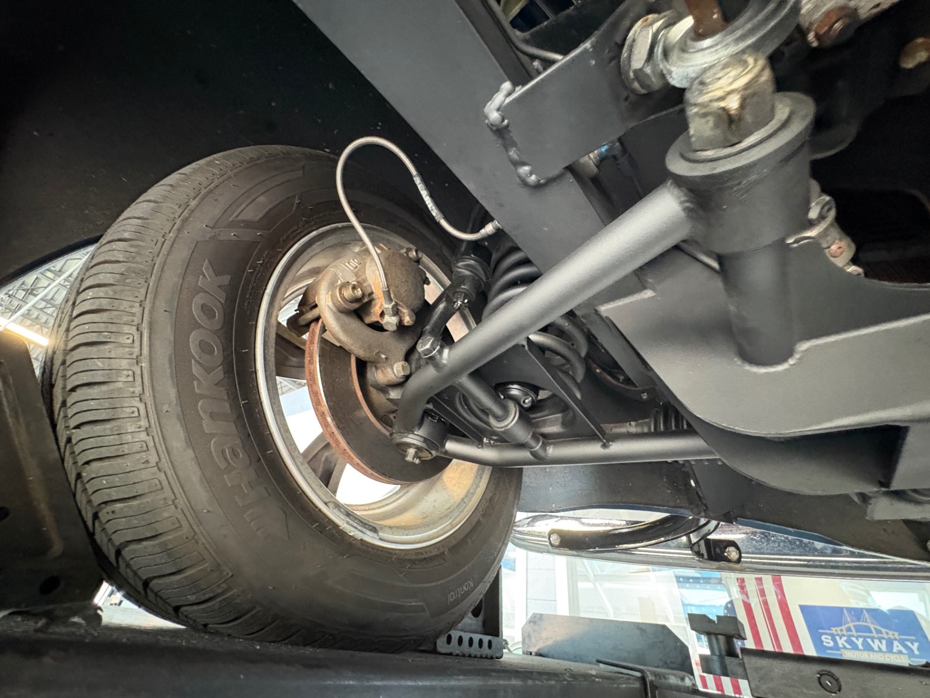 Vehicle photo 44