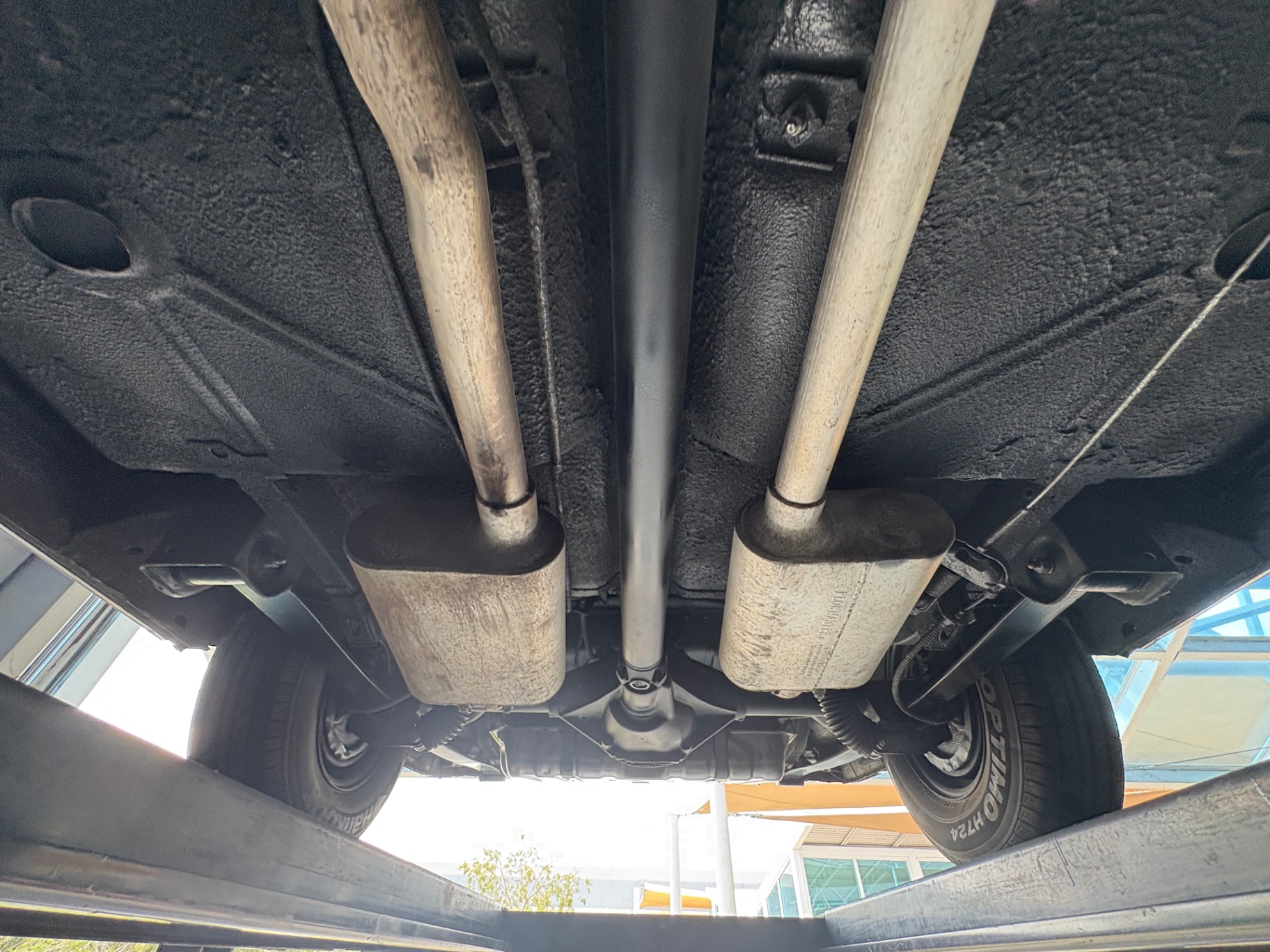 Vehicle photo 54