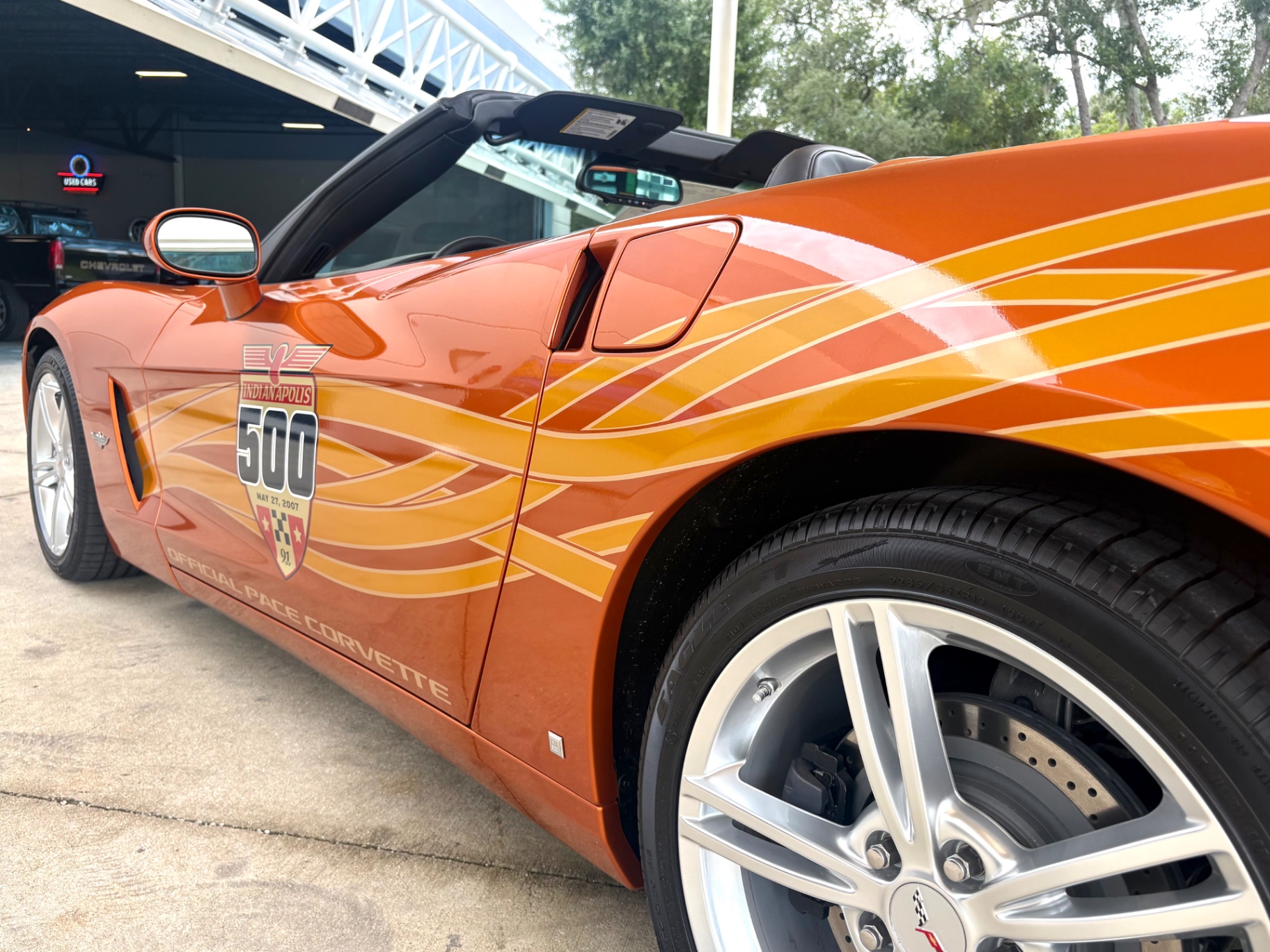 Vehicle photo 14