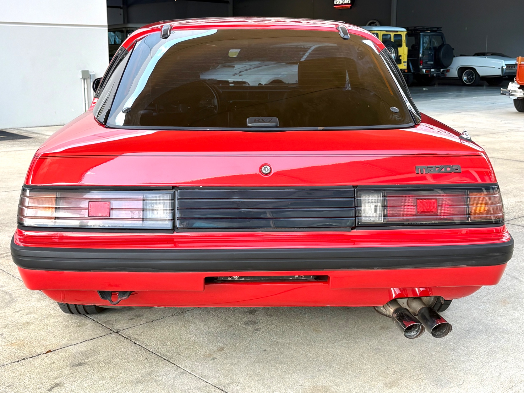 Vehicle photo 8