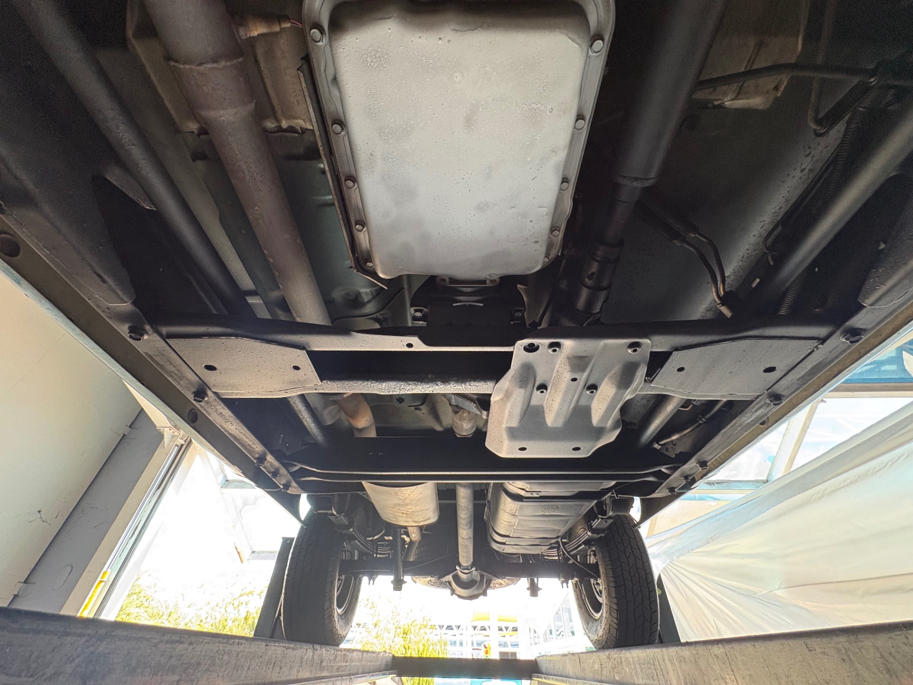 Vehicle photo 52