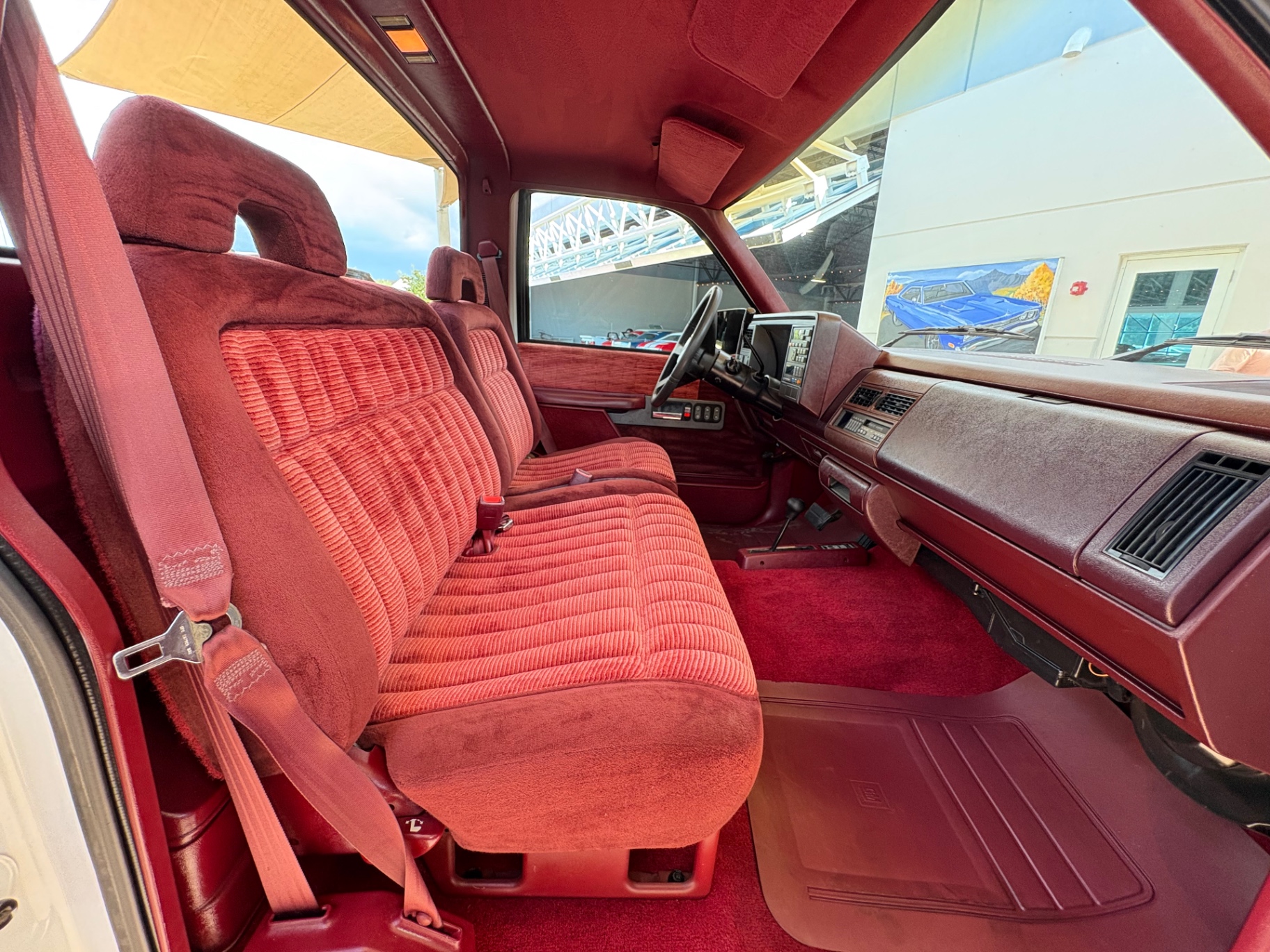 Vehicle photo 37