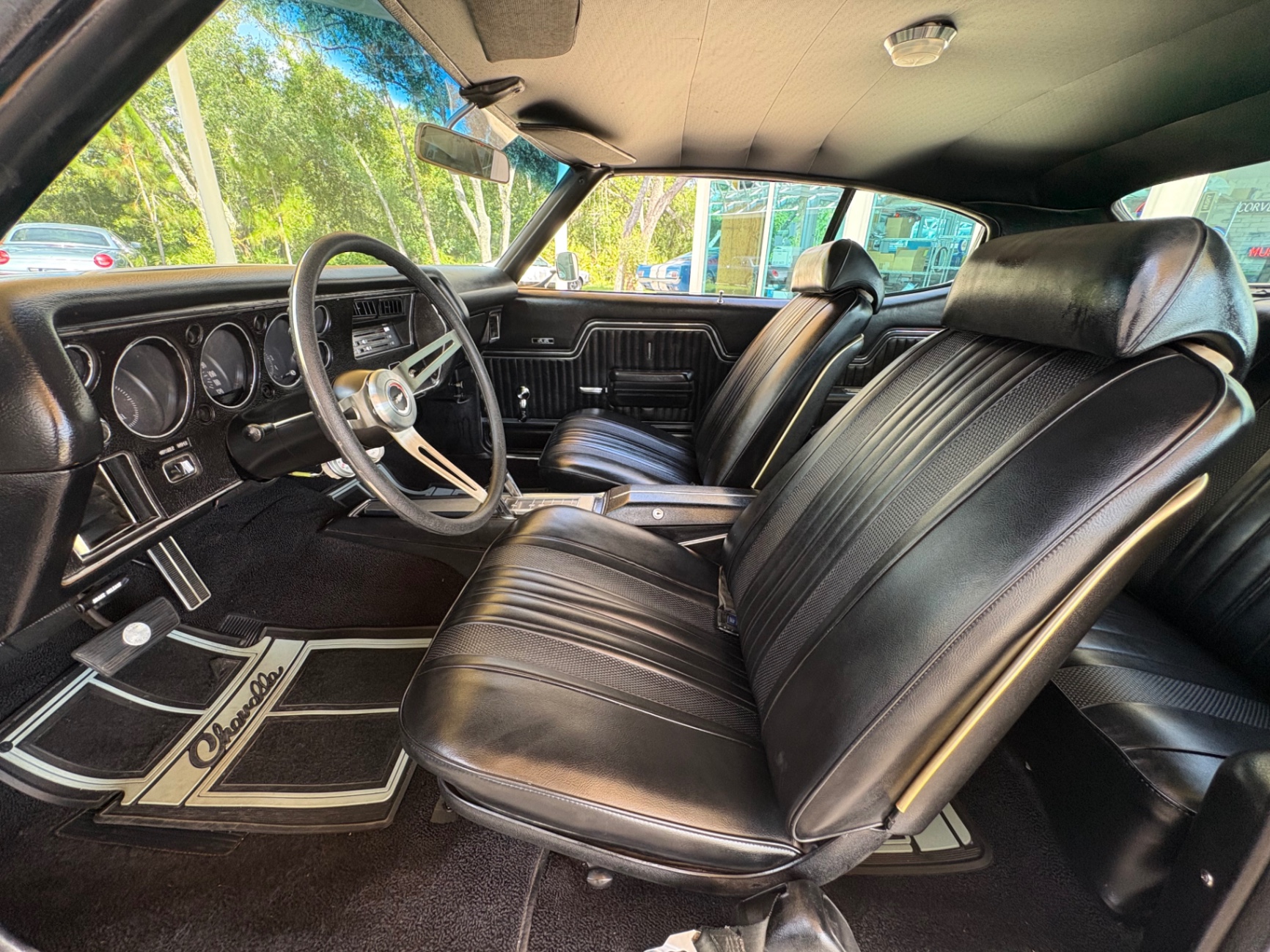Vehicle photo 39