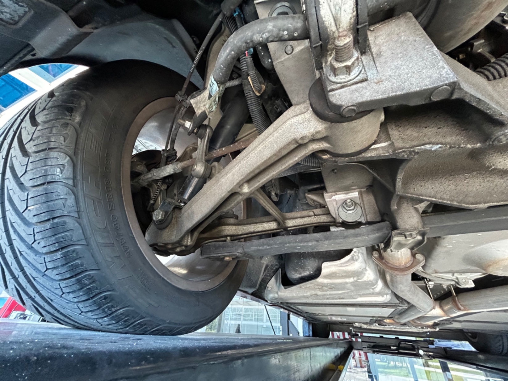 Vehicle photo 43