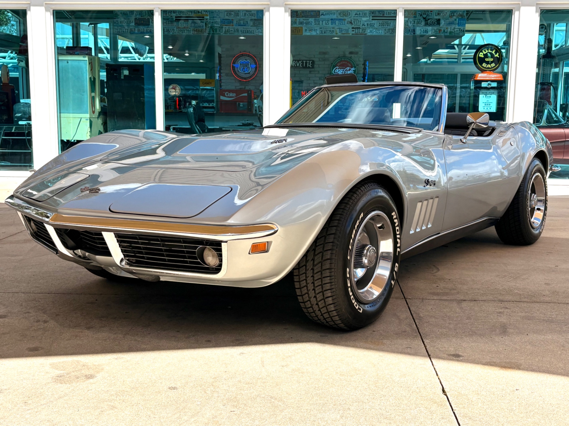 Vehicle photo 11