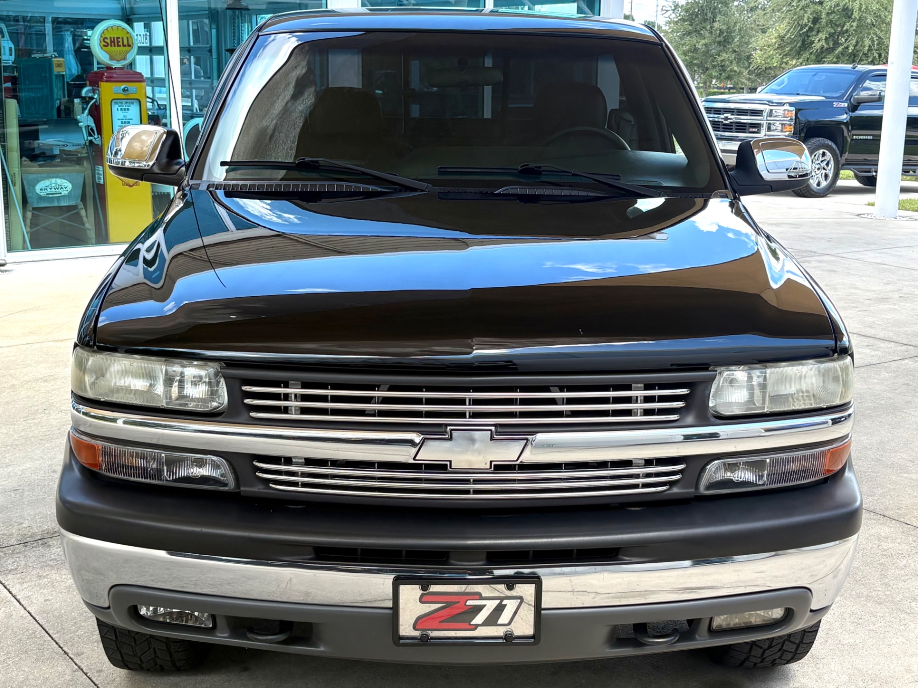 Vehicle photo 3
