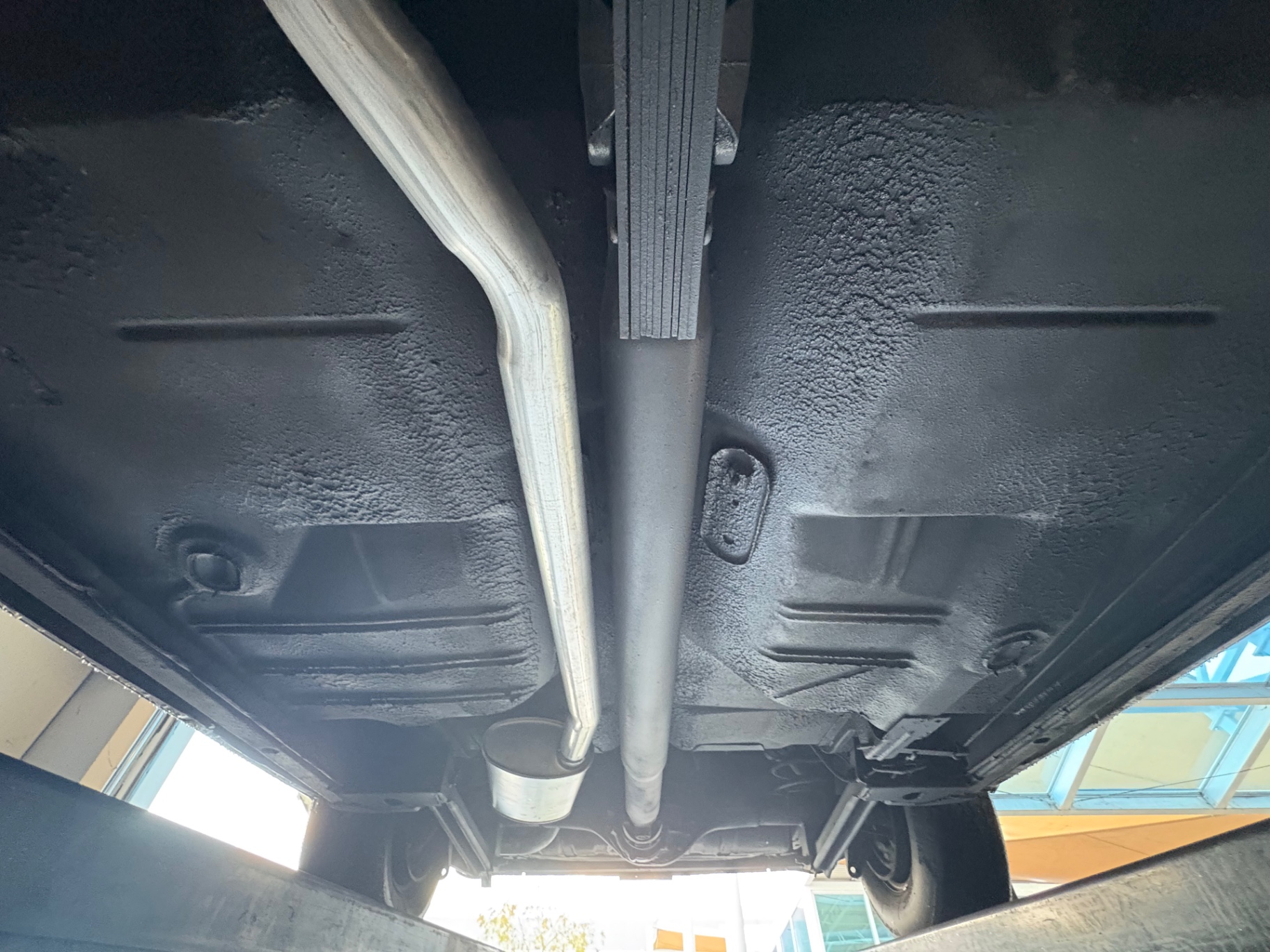 Vehicle photo 52