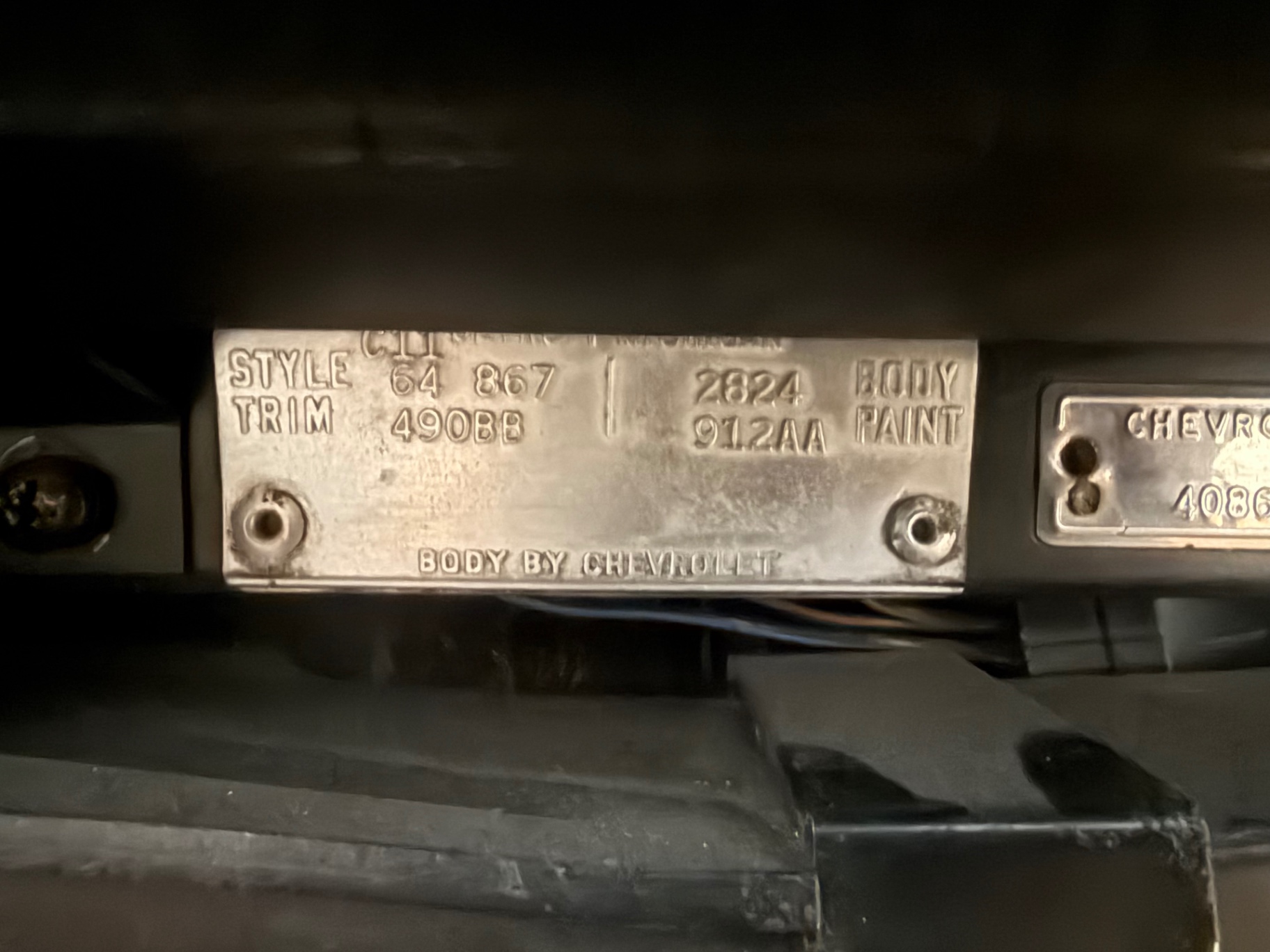 Vehicle photo 23