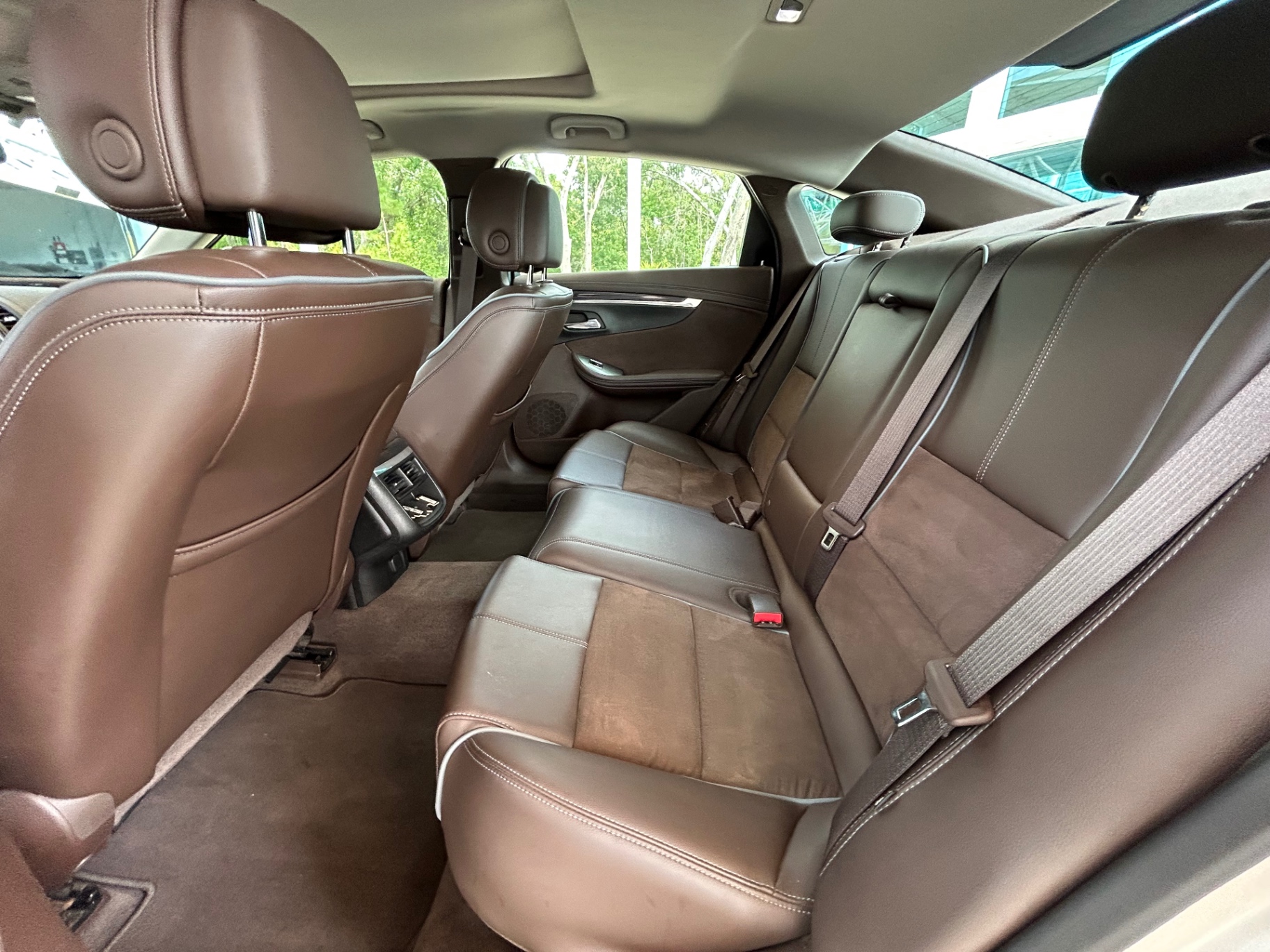Vehicle photo 35