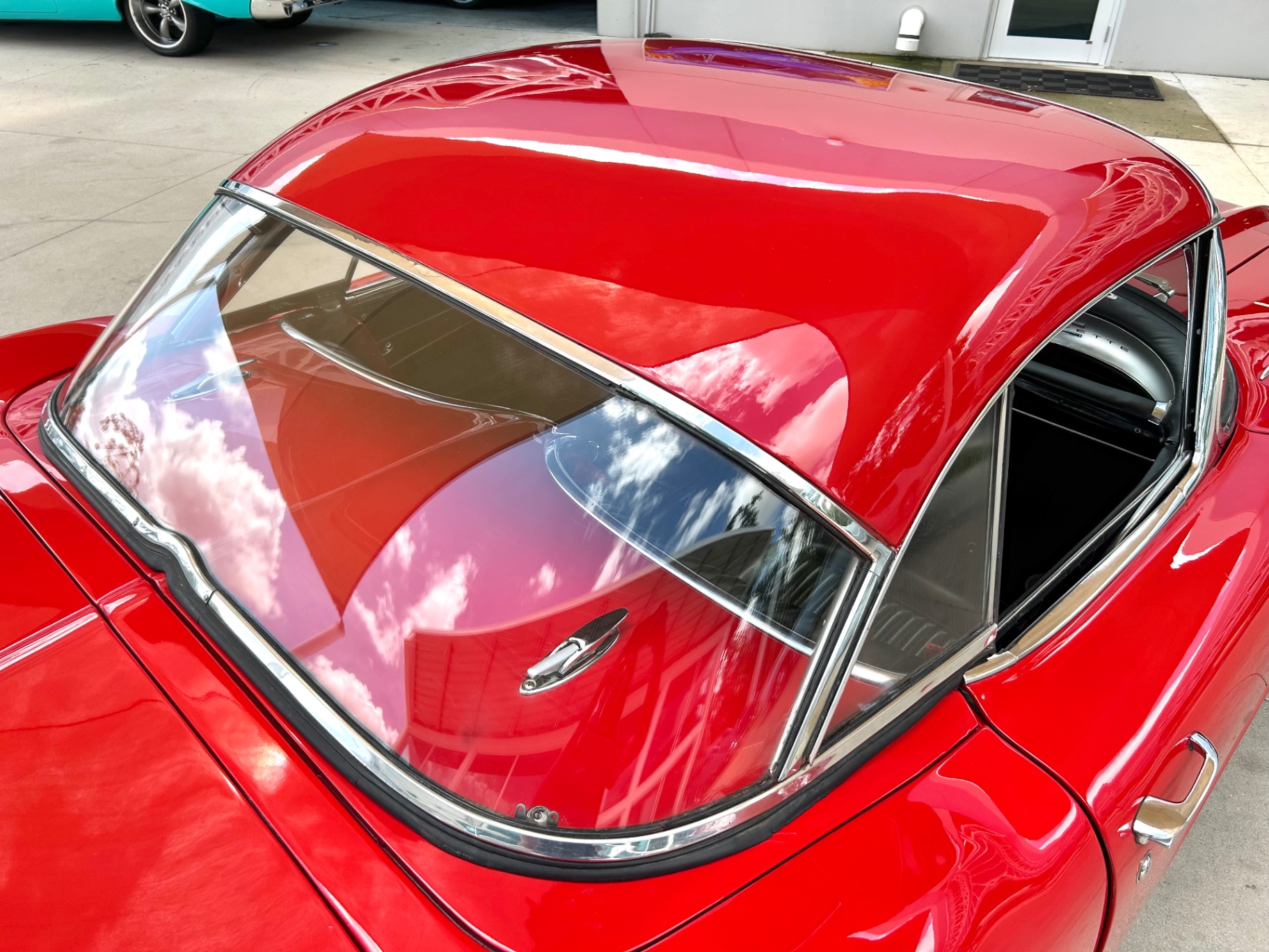 Vehicle photo 22