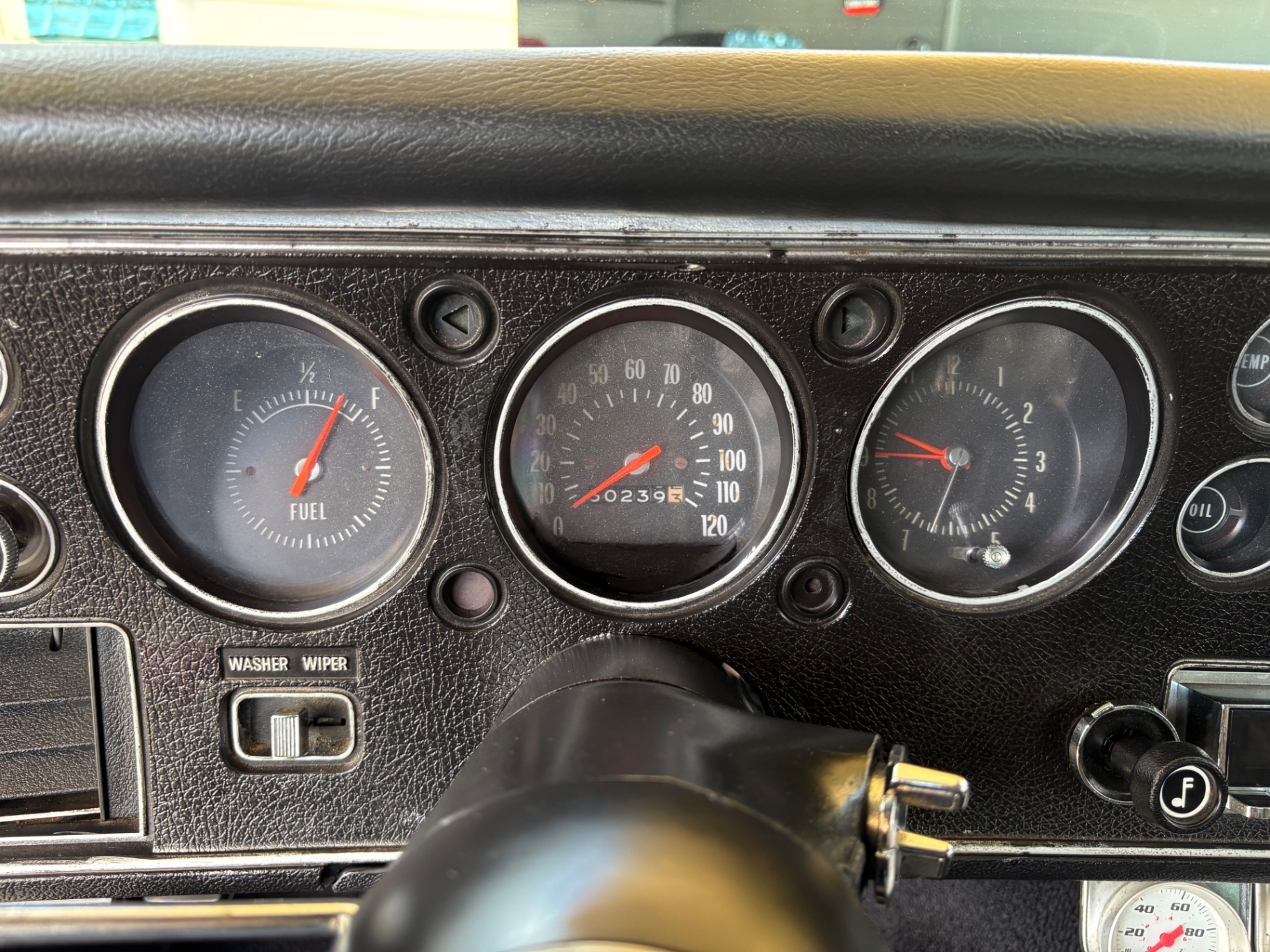 Vehicle photo 43
