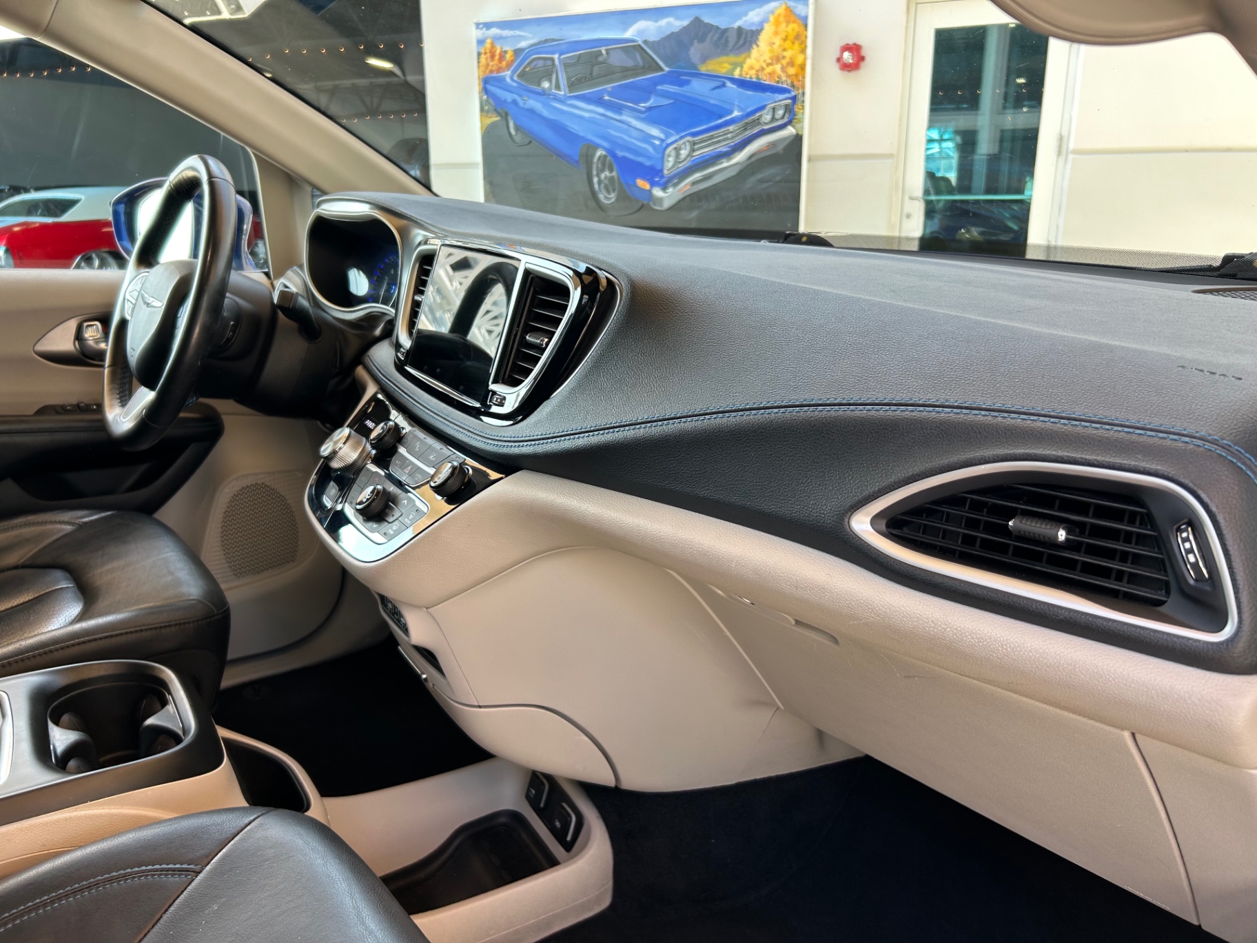 Vehicle photo 37