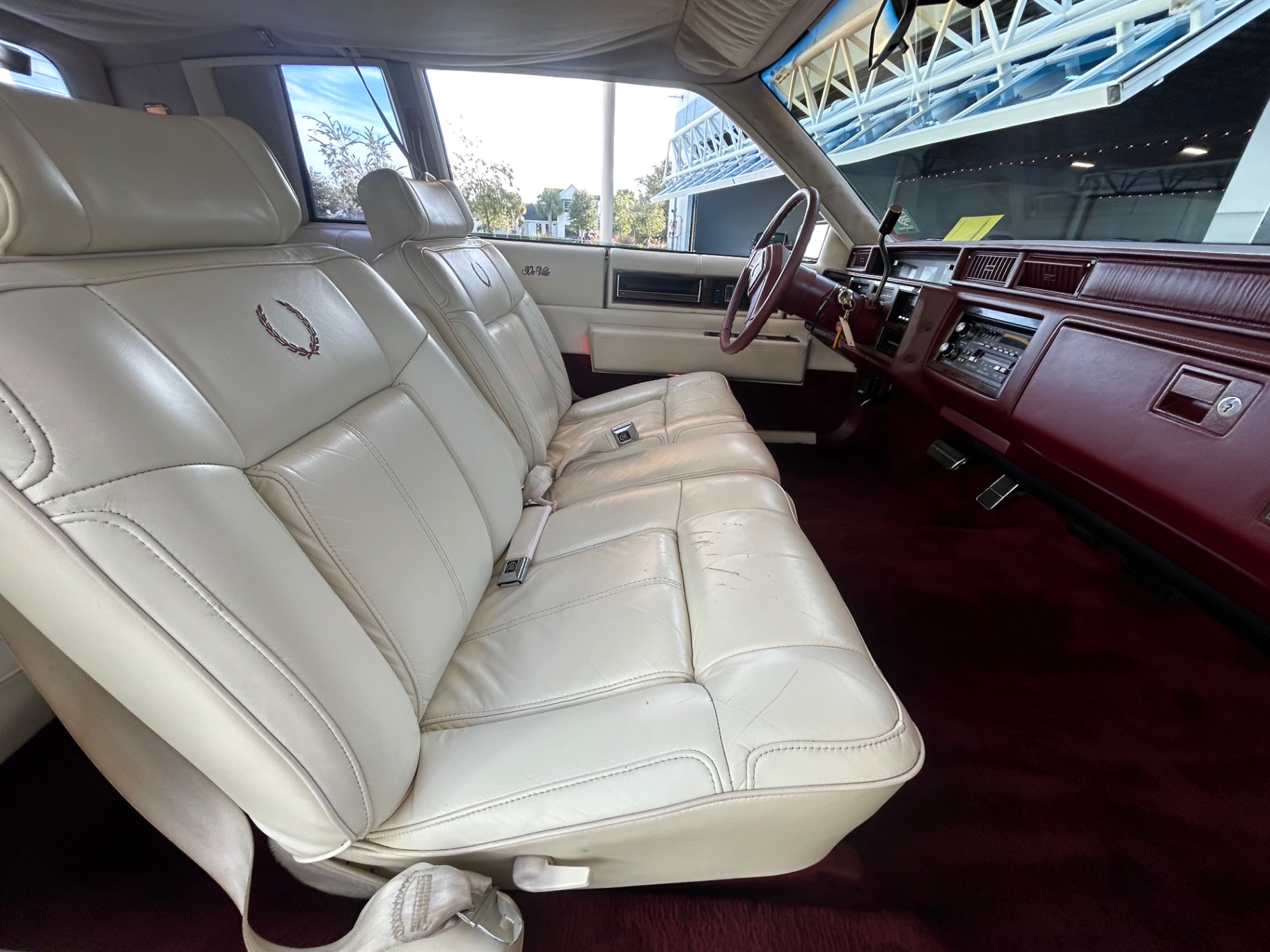 Vehicle photo 23