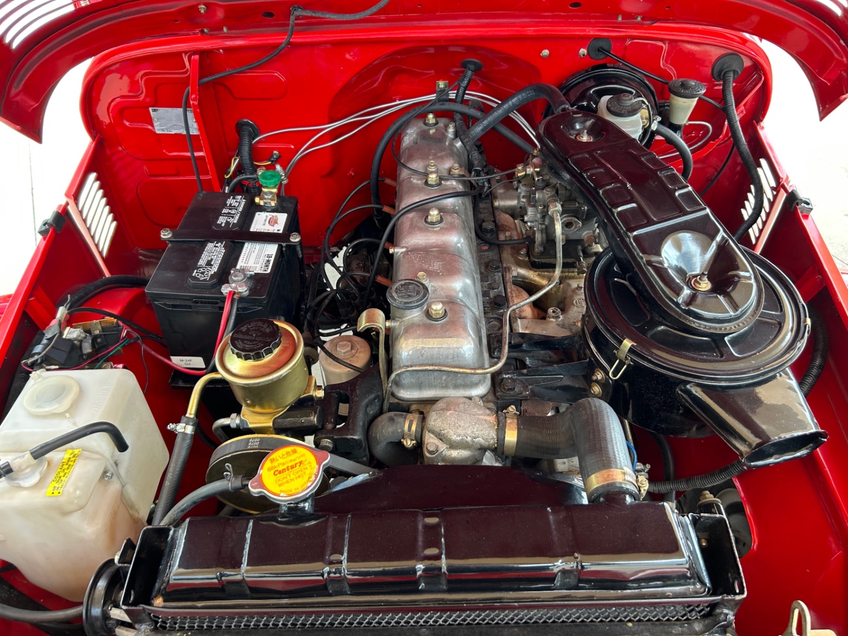 Vehicle photo 28