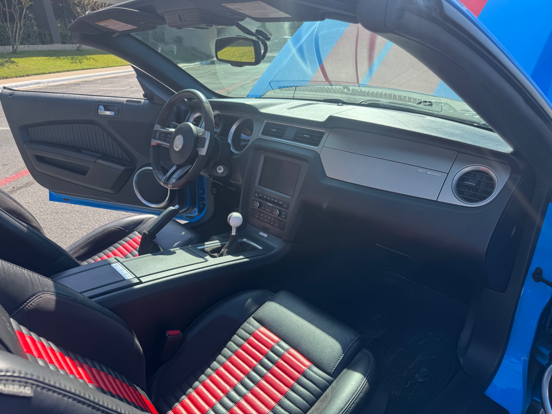 Vehicle photo 56