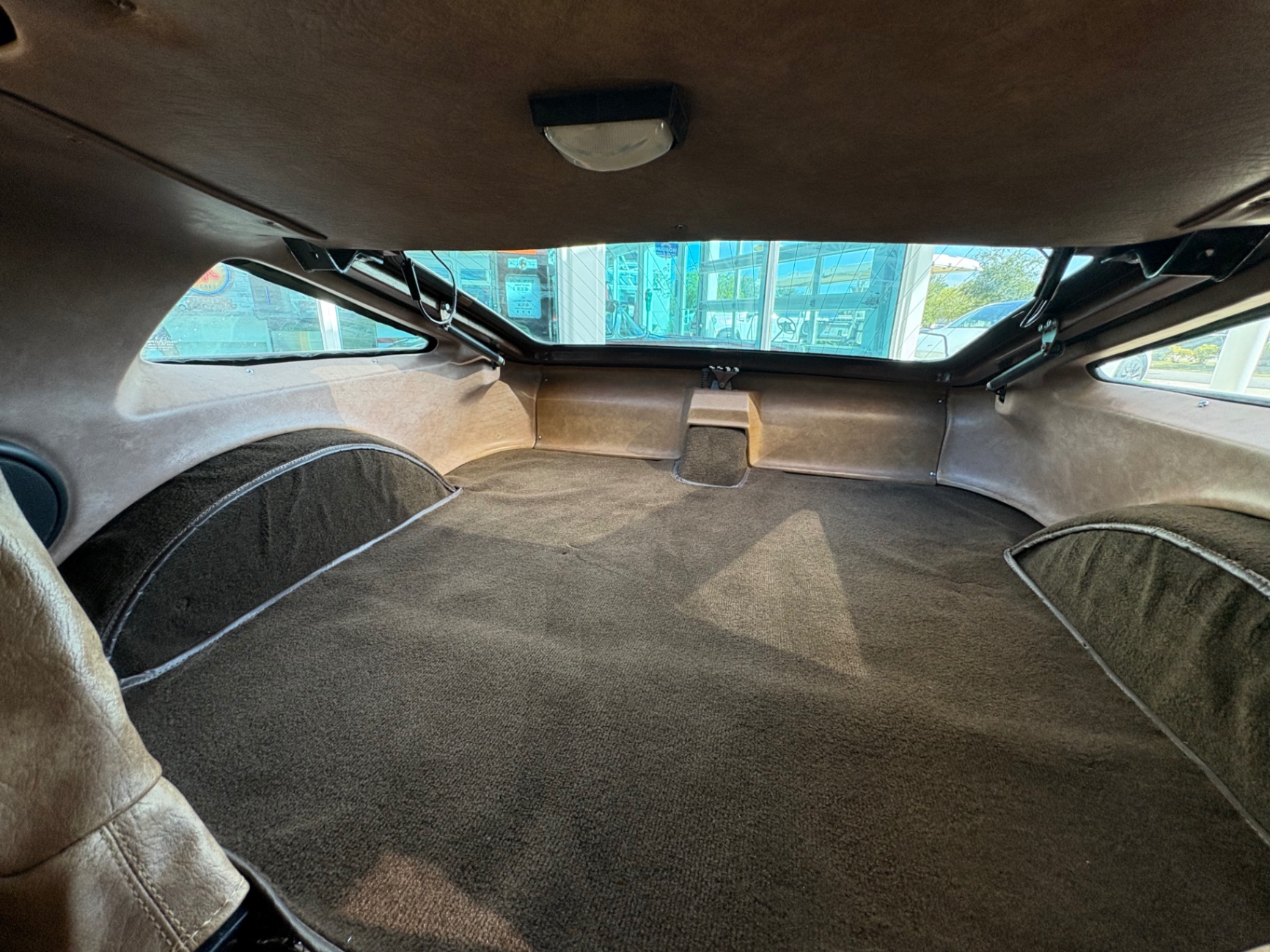 Vehicle photo 33