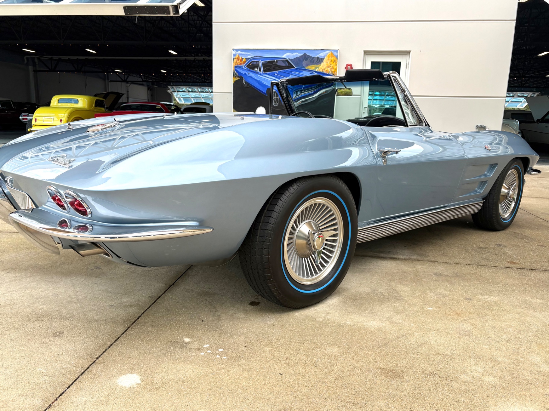 Vehicle photo 17