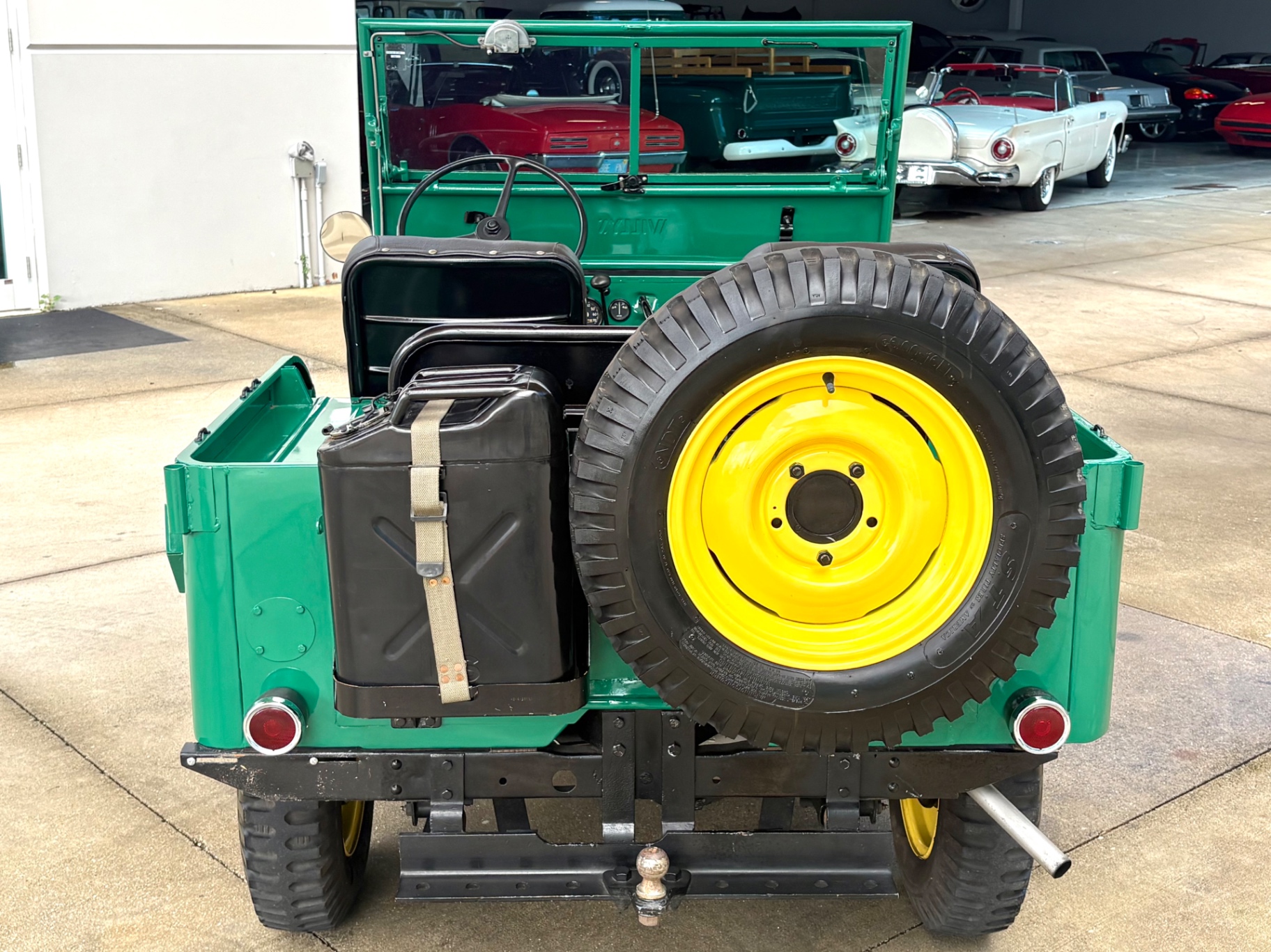 Vehicle photo 8