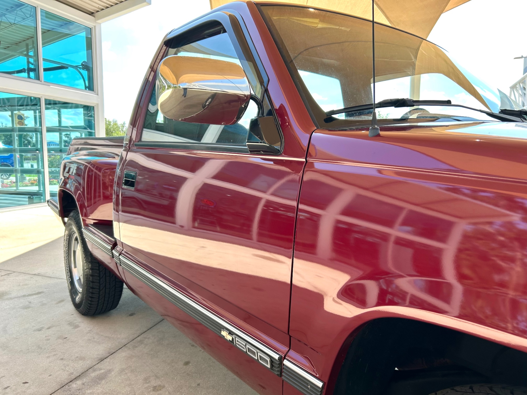 Vehicle photo 17