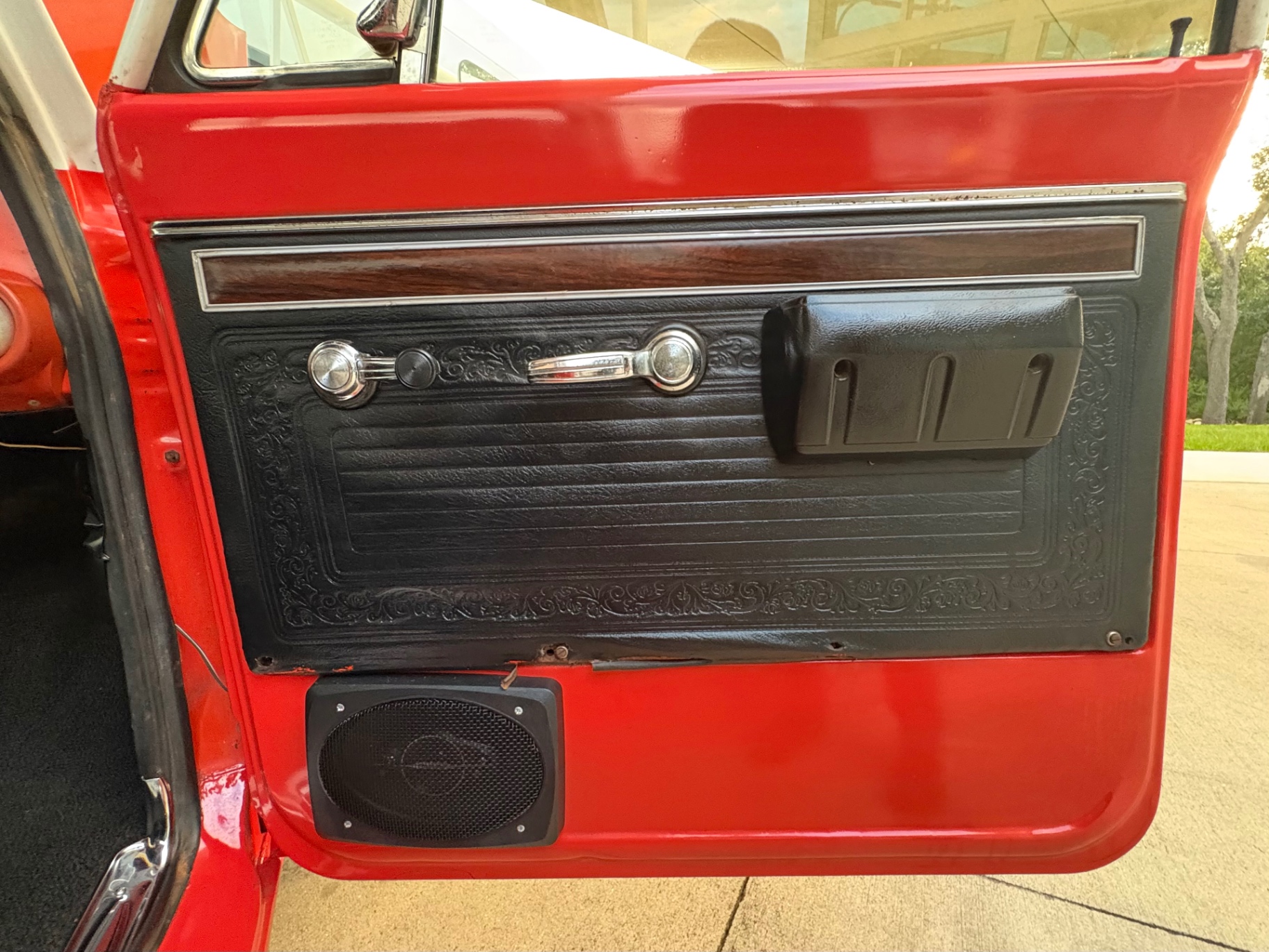 Vehicle photo 38