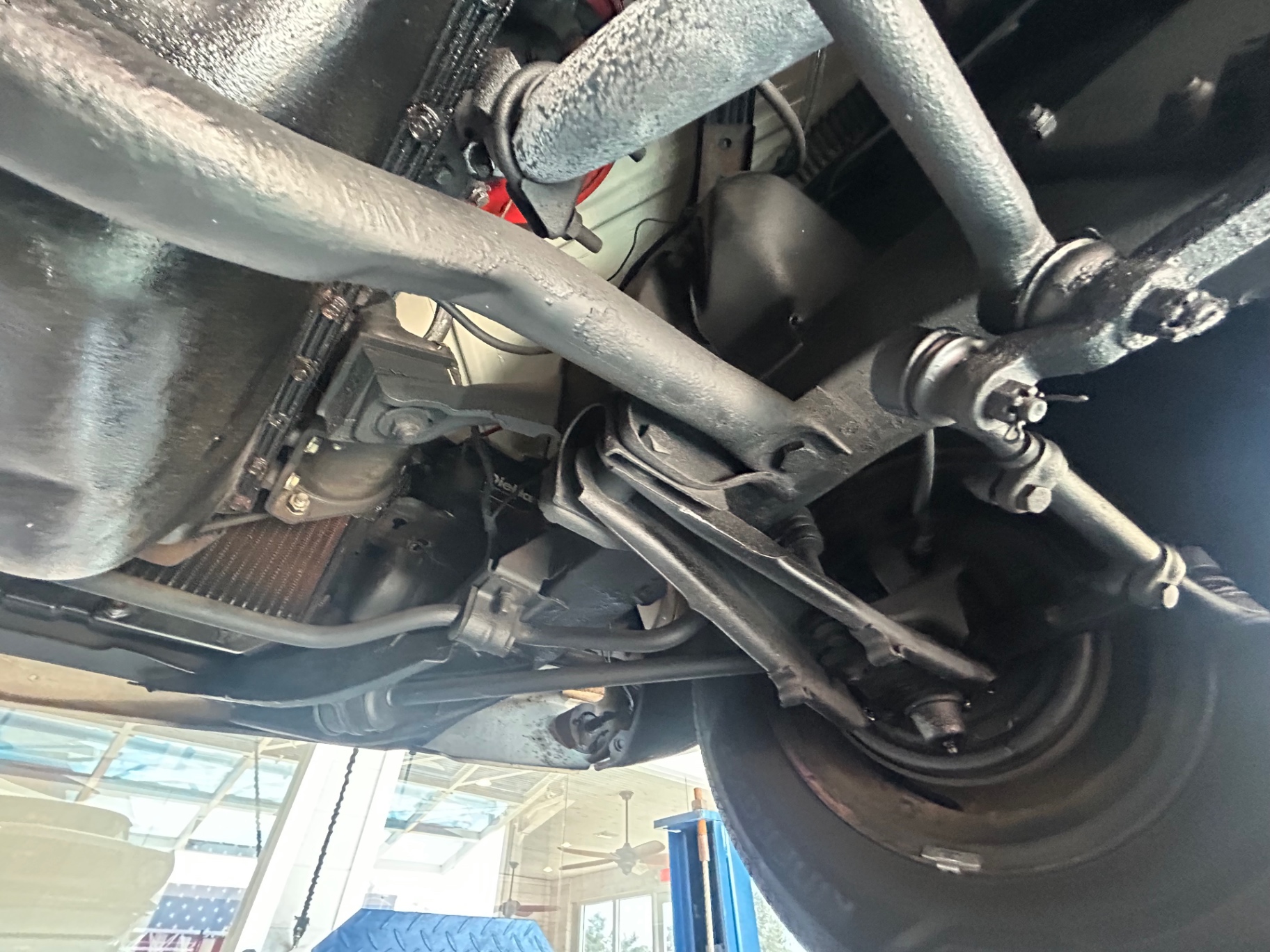 Vehicle photo 37