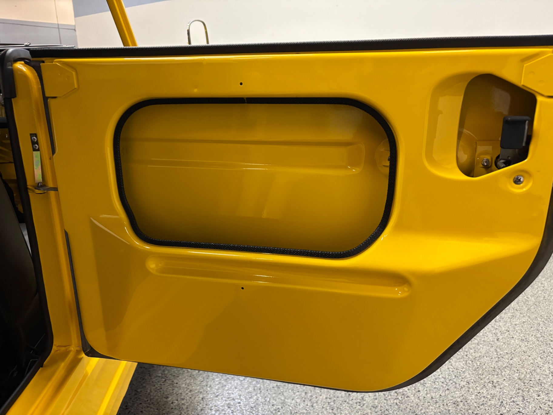 Vehicle photo 33